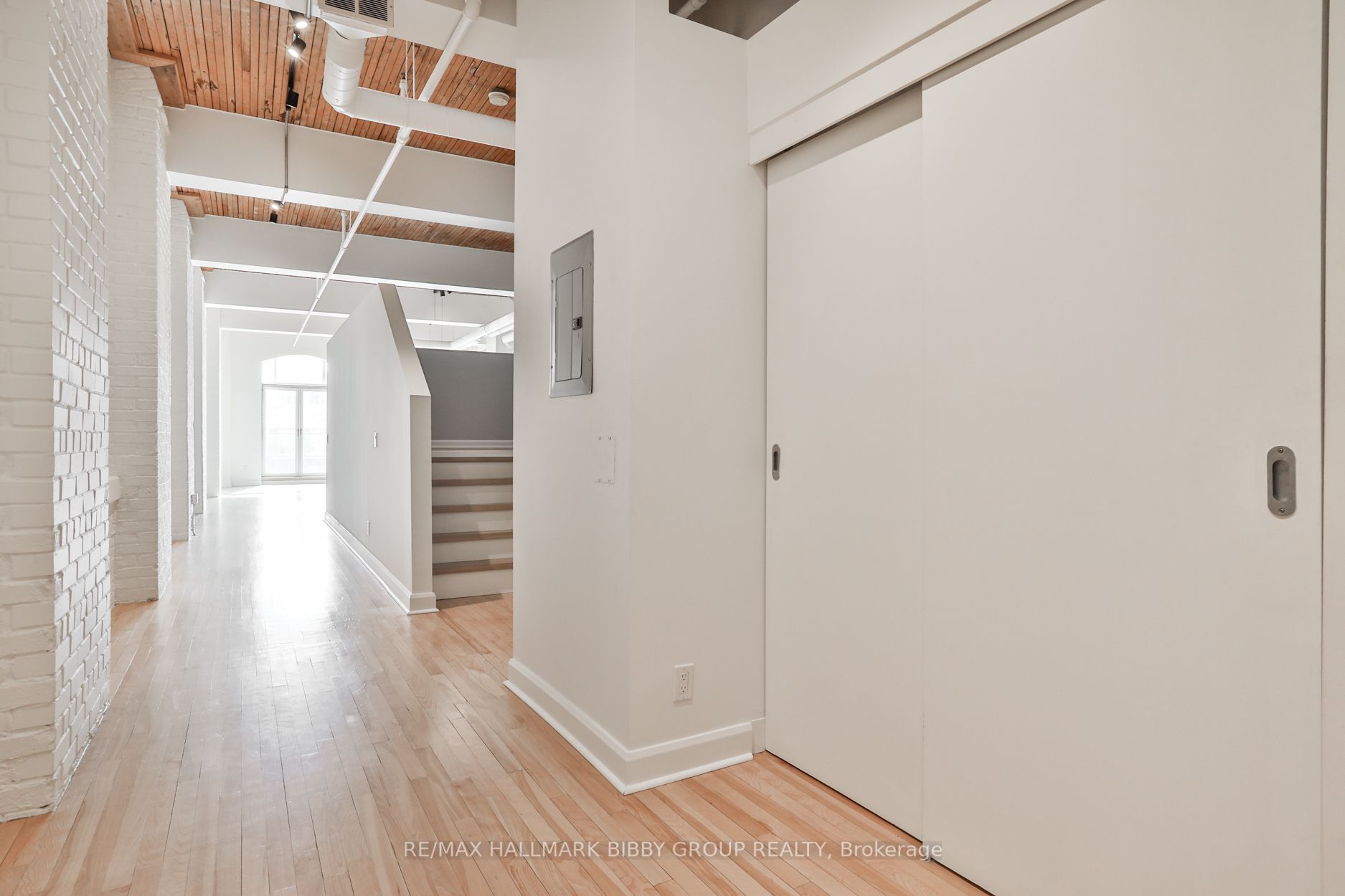 993 Queen Street W, #409
