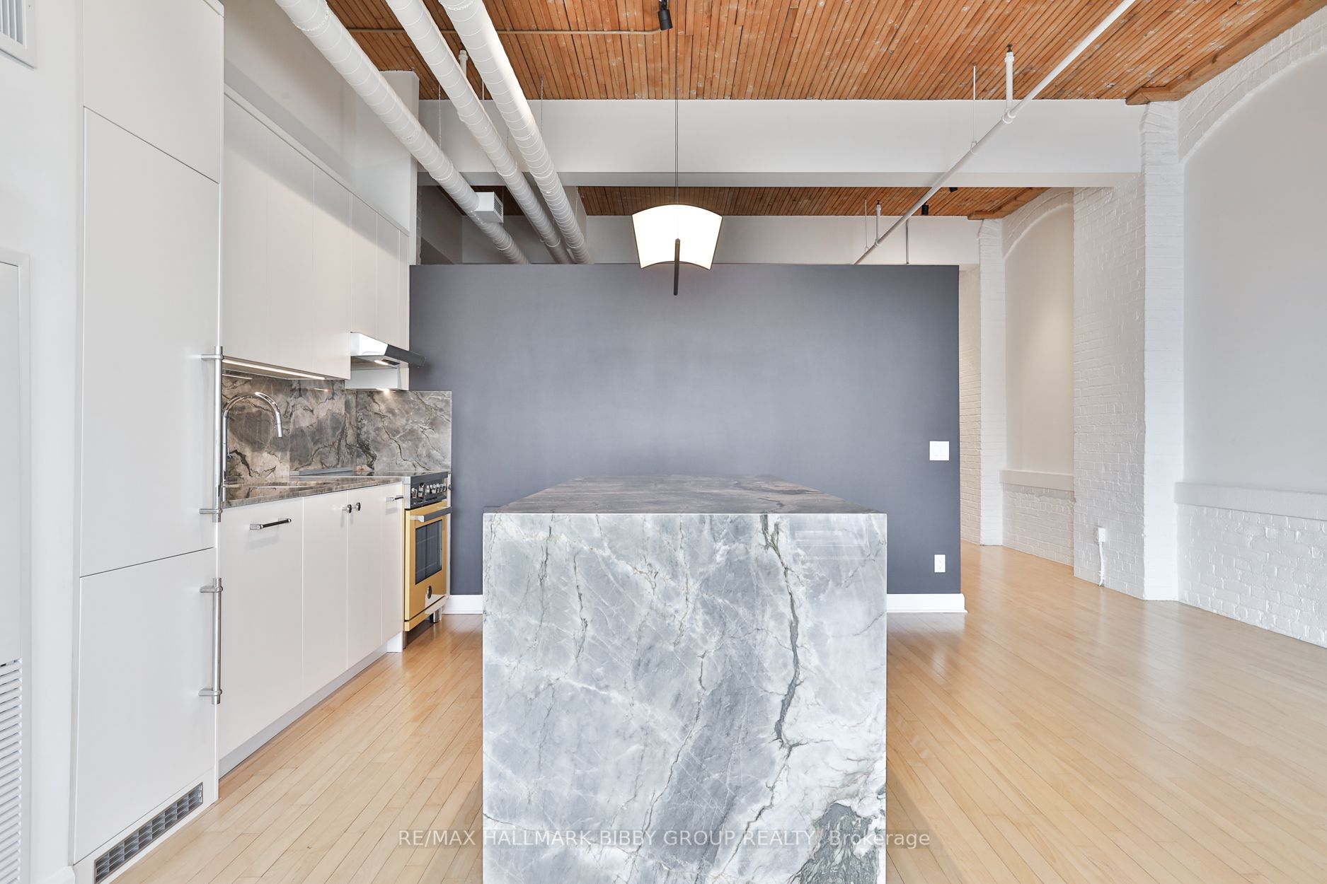 993 Queen Street W, #409