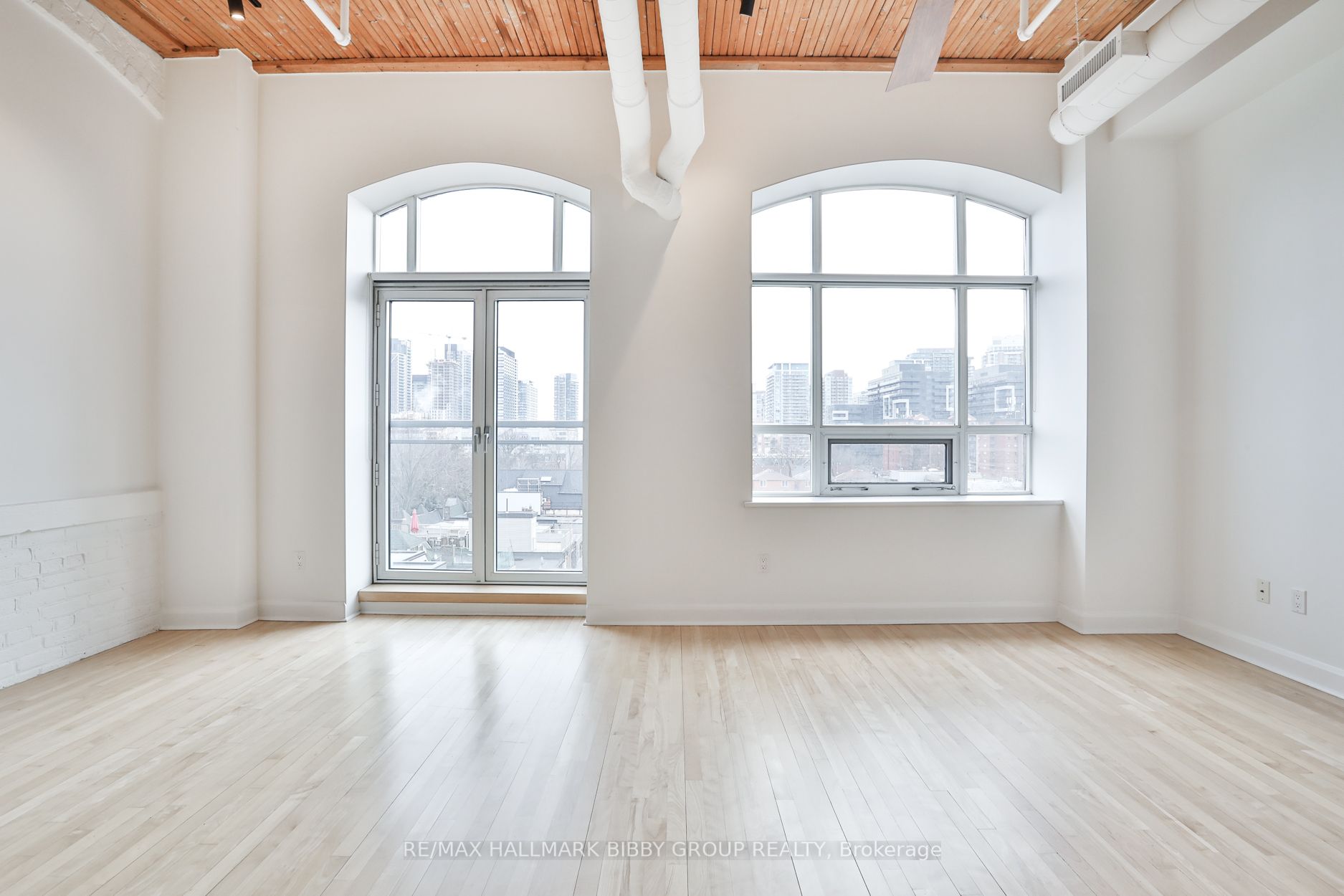 993 Queen Street W, #409