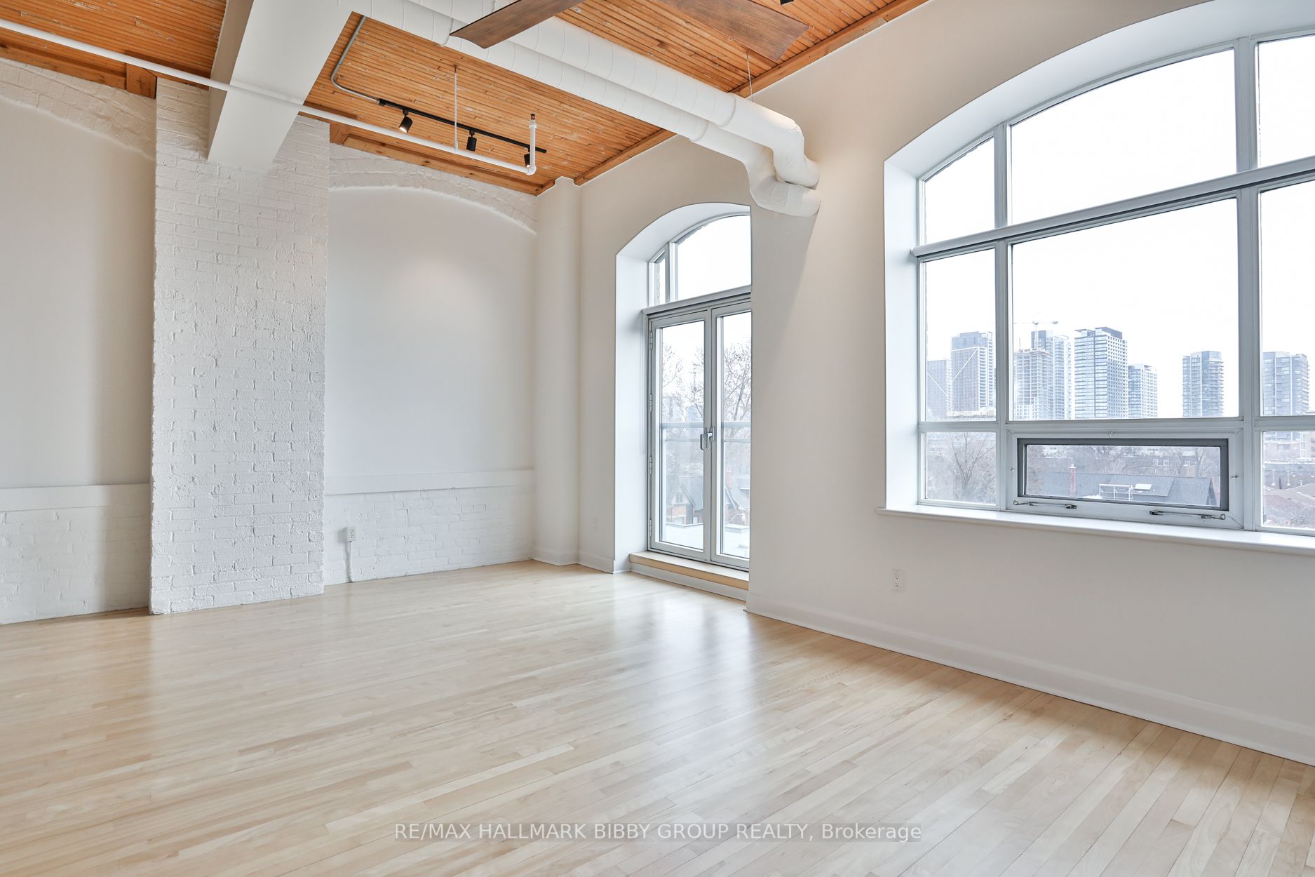 993 Queen Street W, #409