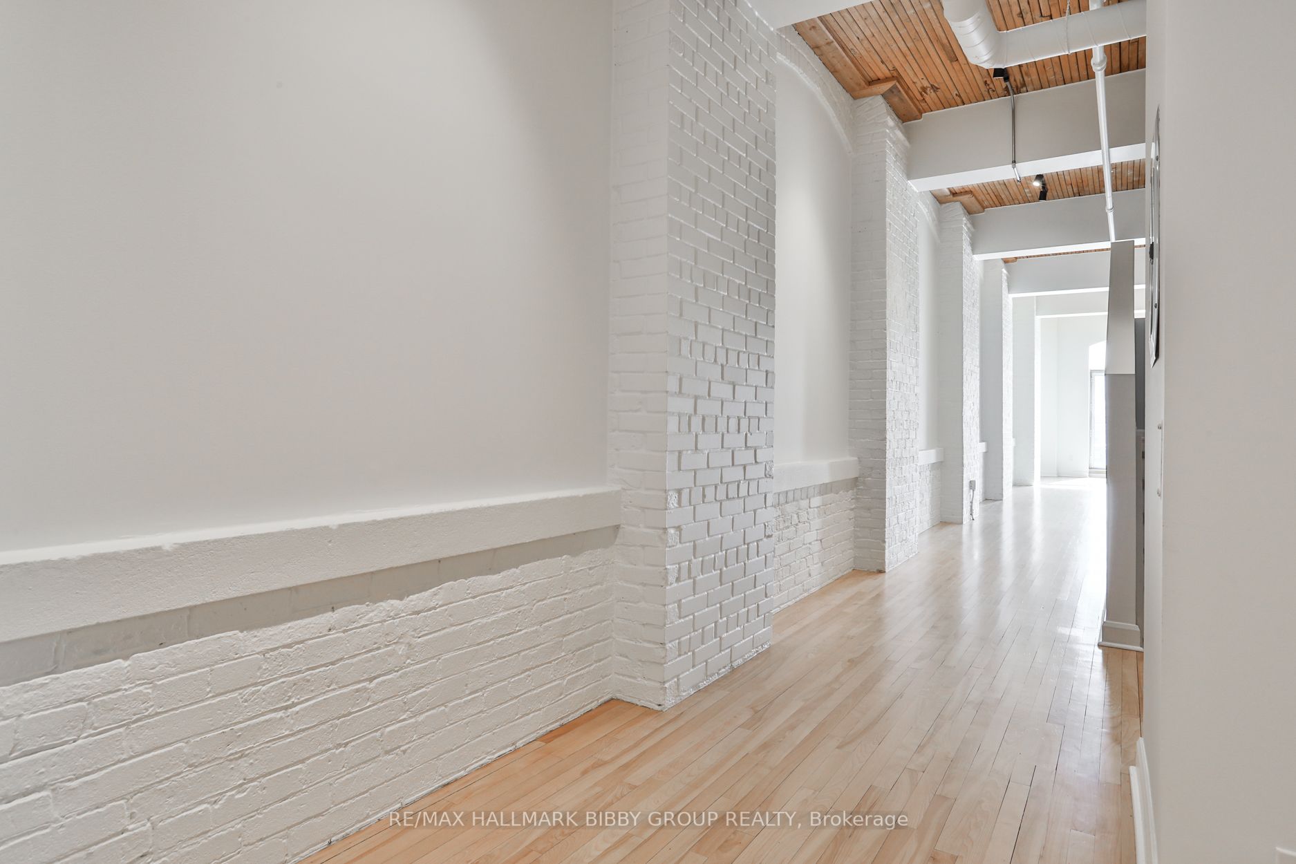 993 Queen Street W, #409