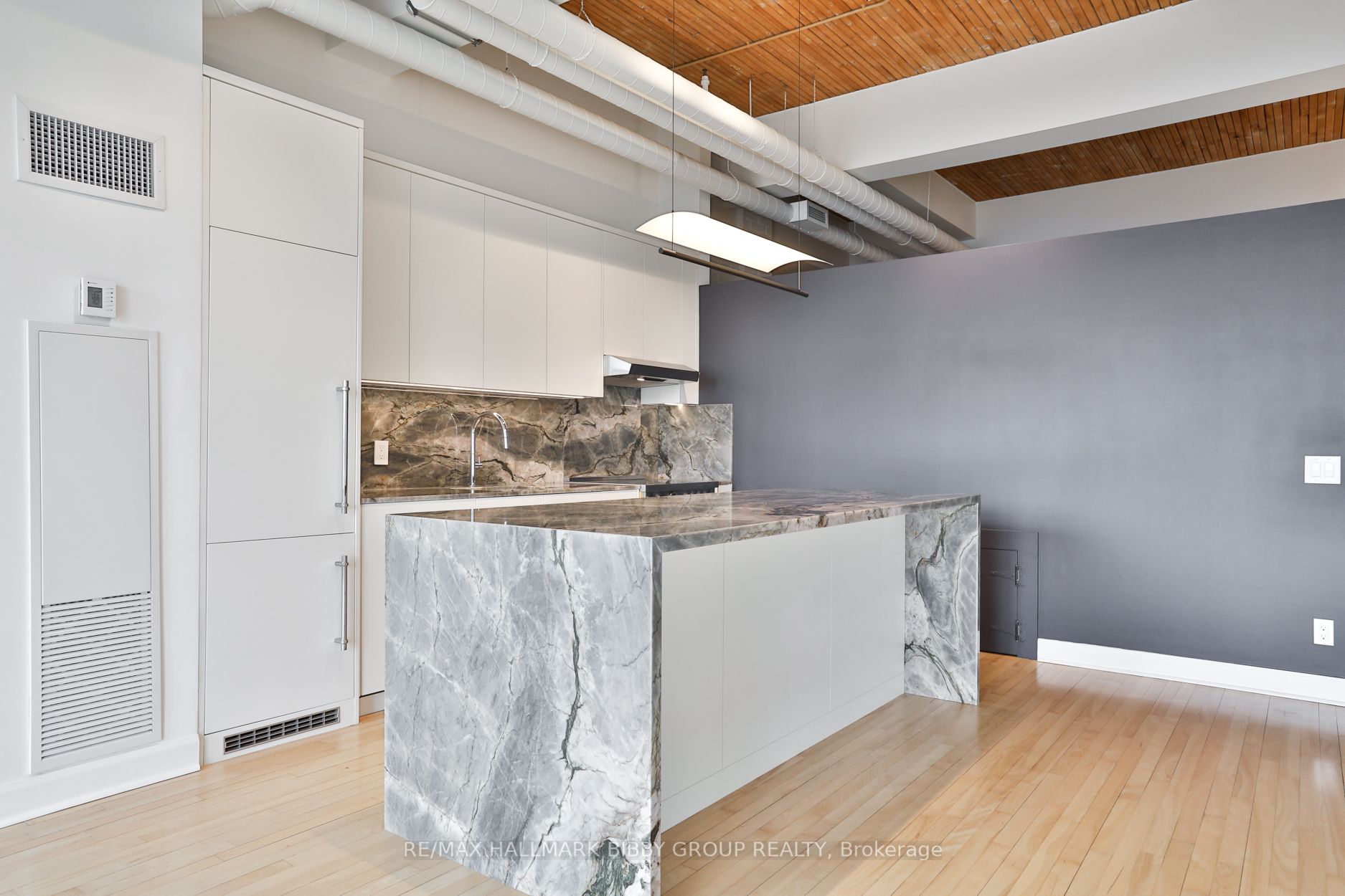 993 Queen Street W, #409