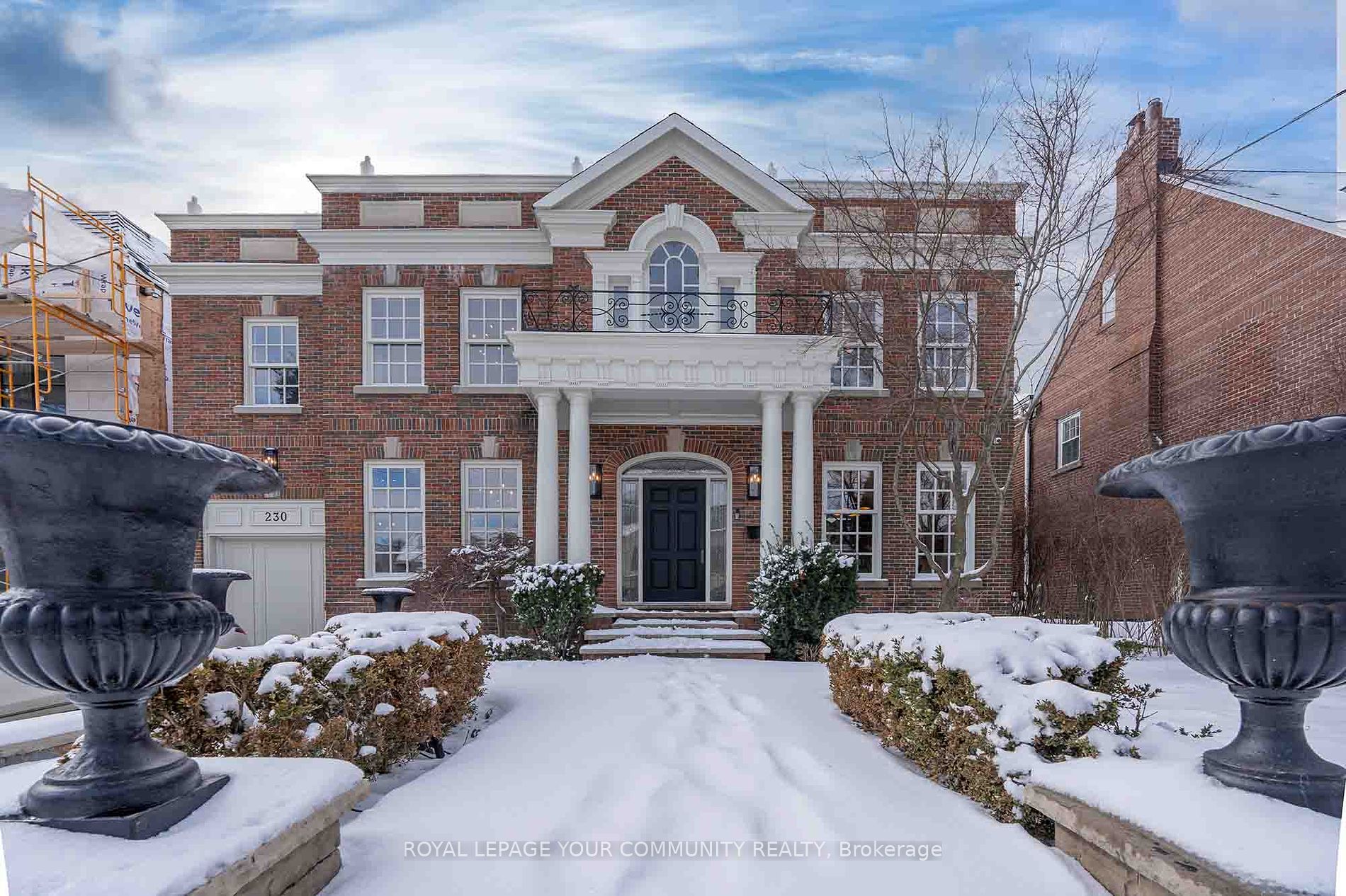 230 Dunvegan Rd