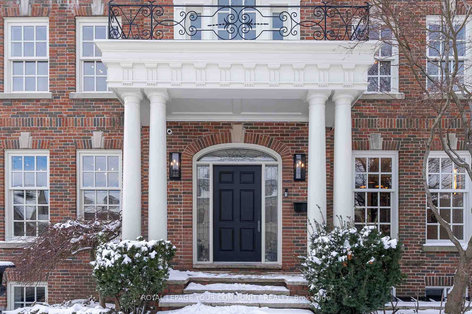 230 Dunvegan Rd