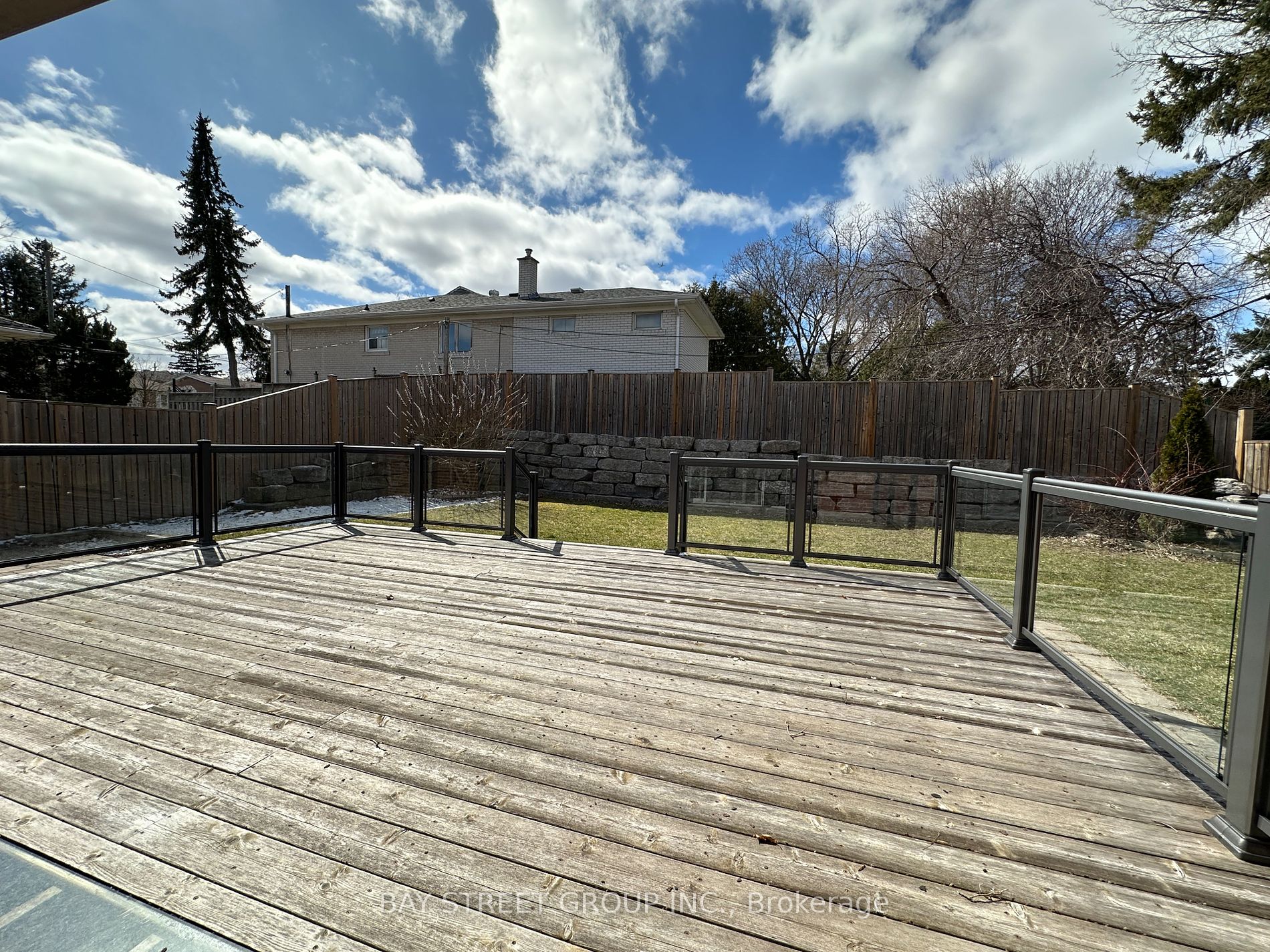 184 Burbank Drive, #UPPER
