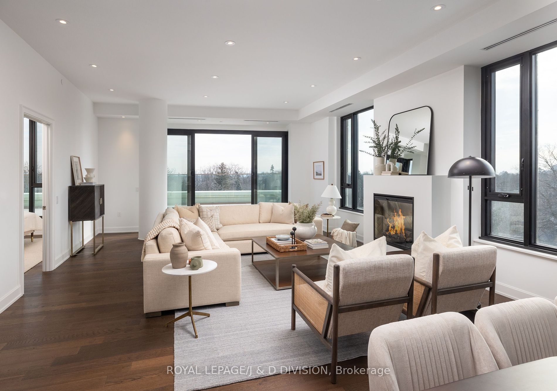1 Strathgowan Avenue, #708