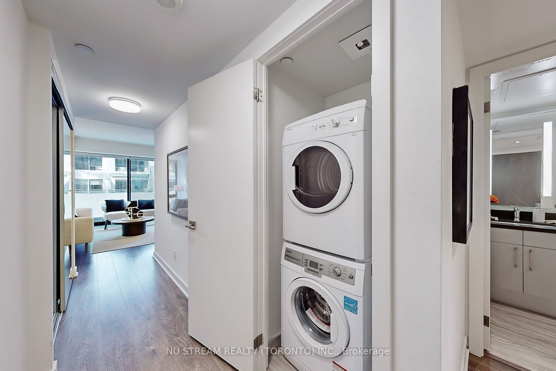 188 Cumberland St, #1408