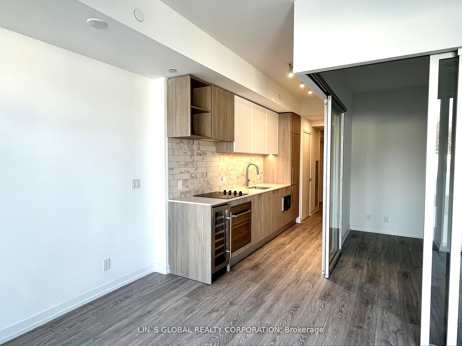 2020 Bathurst Street #523