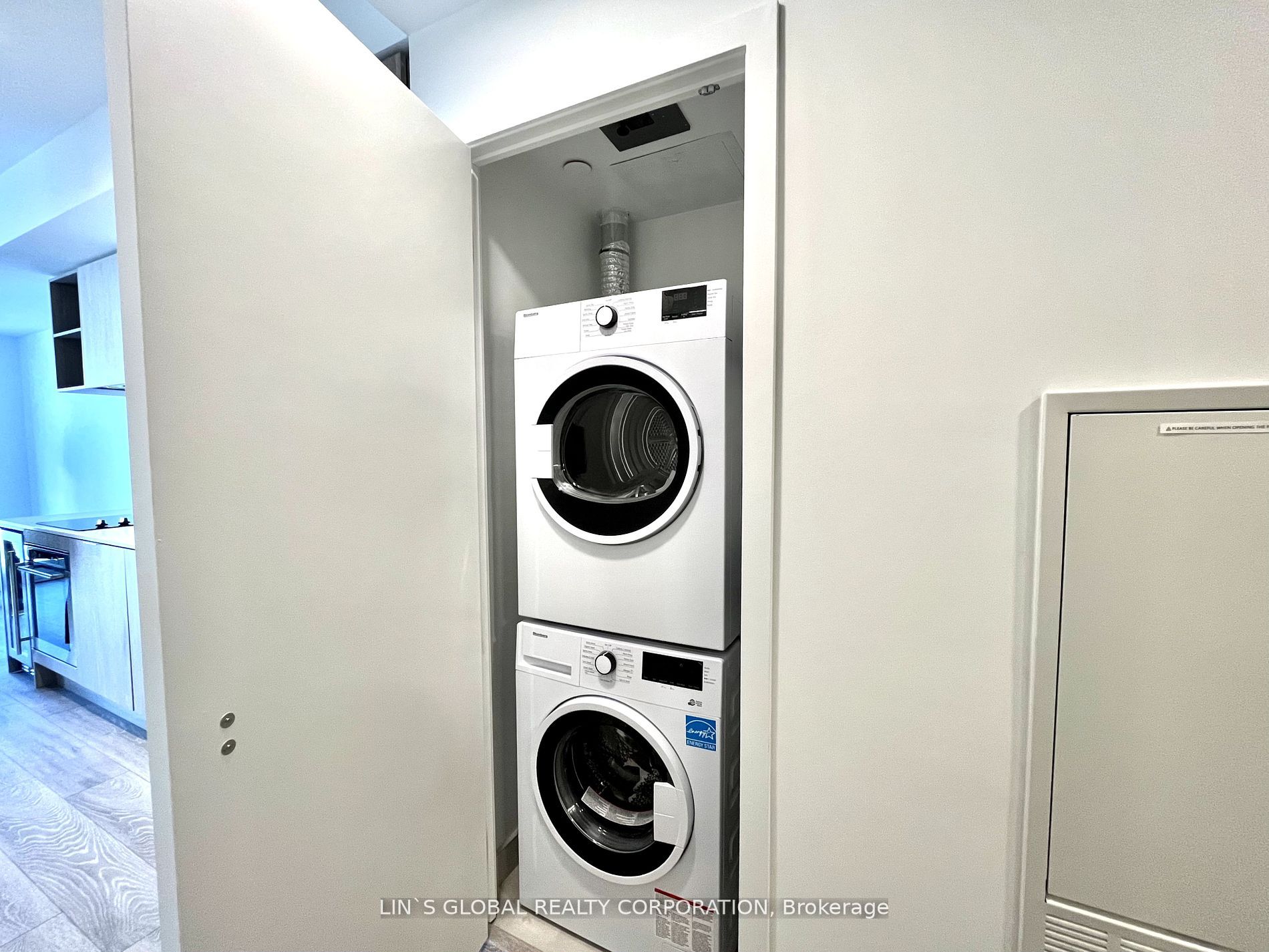 2020 Bathurst Street #523