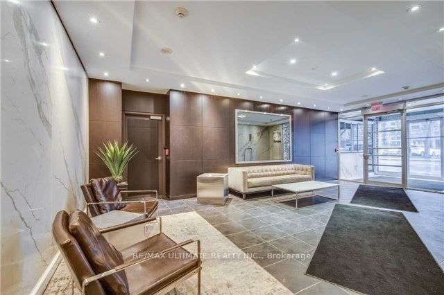 350 Wellington St W, #M13