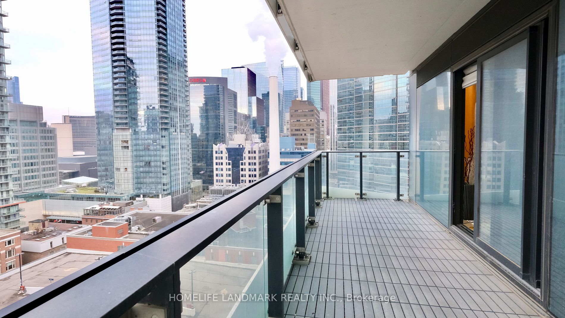 224 King Street W #1403