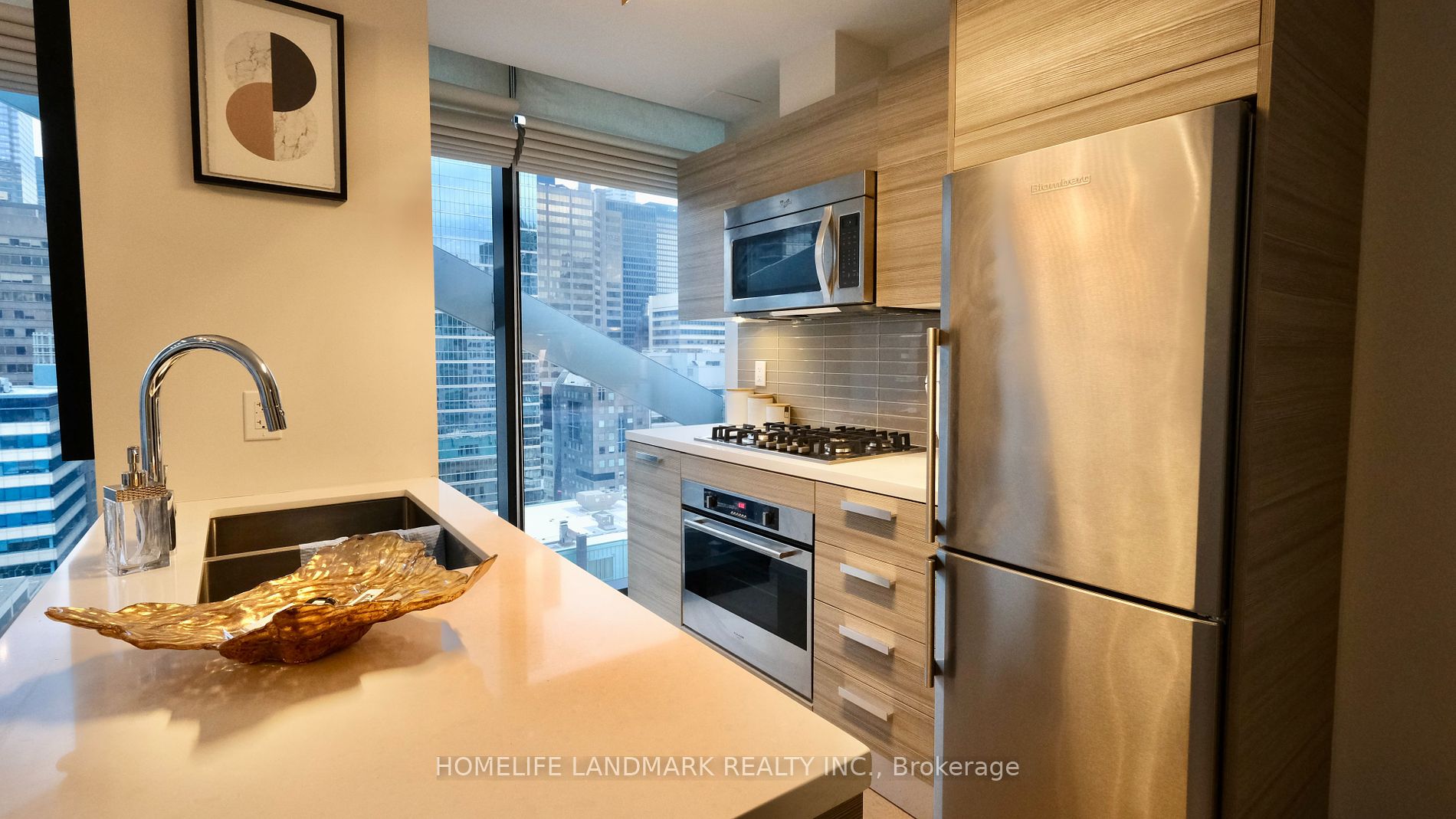 224 King Street W #1403