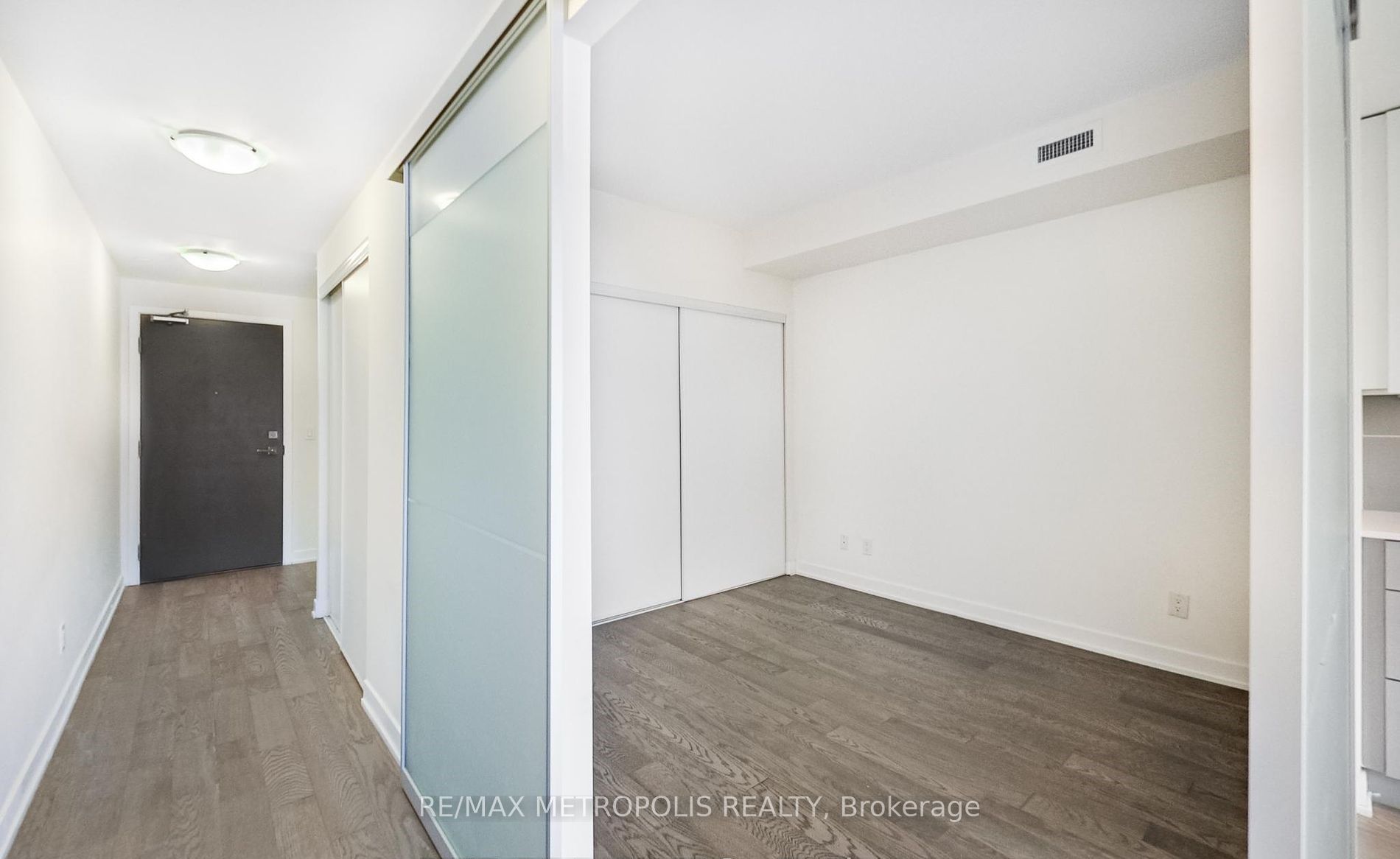 17 Dundonald St, #903