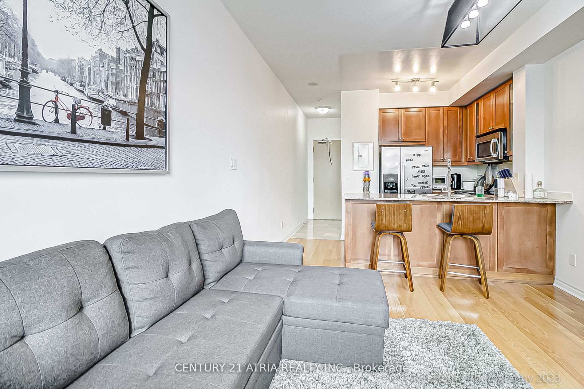 18 Holmes Ave W, #2206