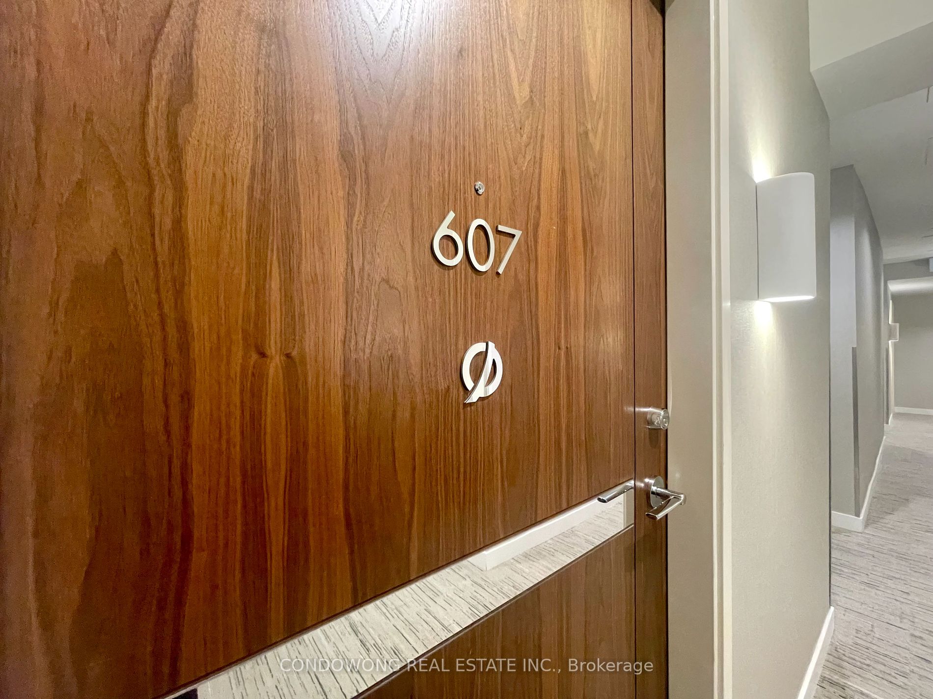 85 Mcmahon Drive #TH607