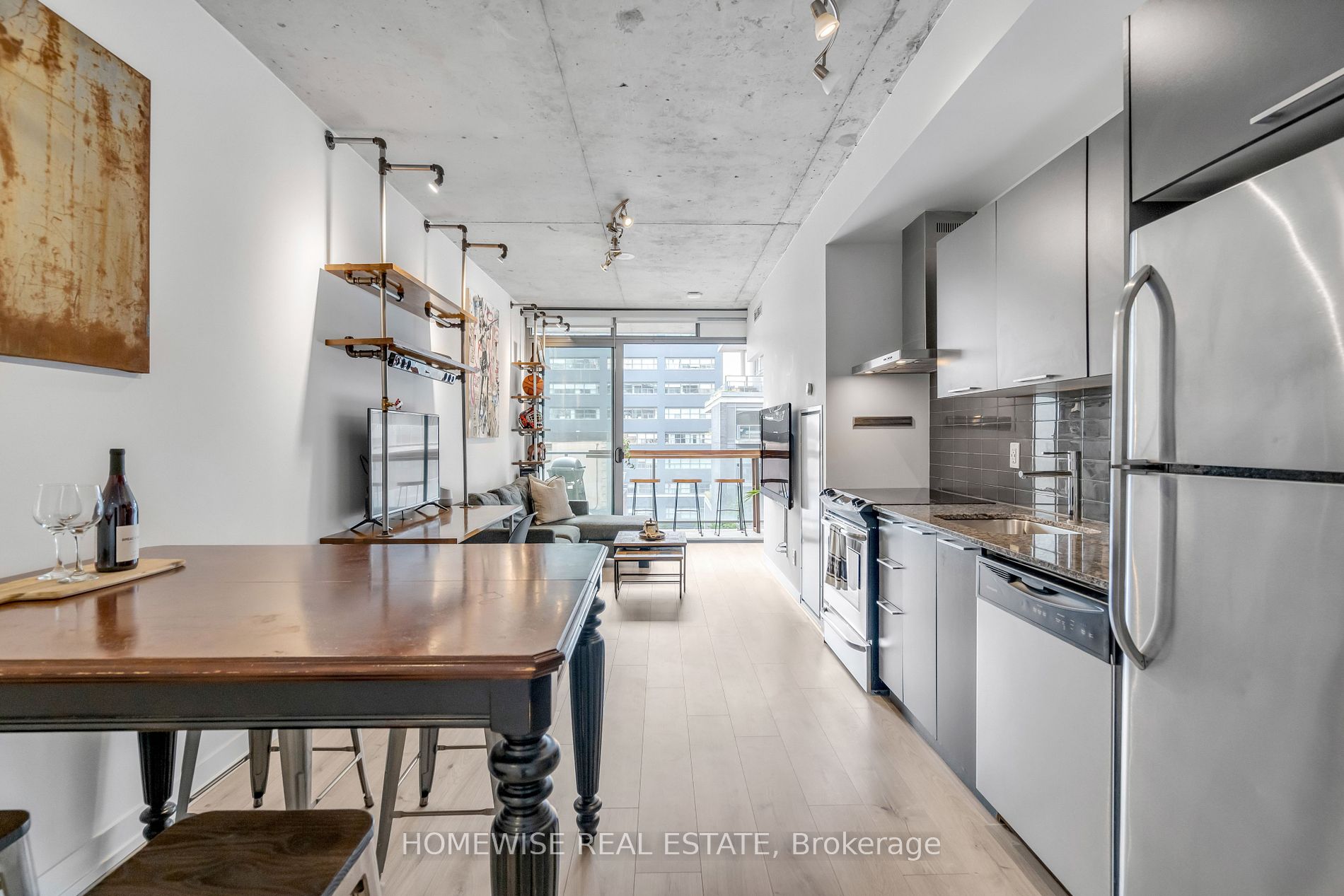 650 King St W, #602