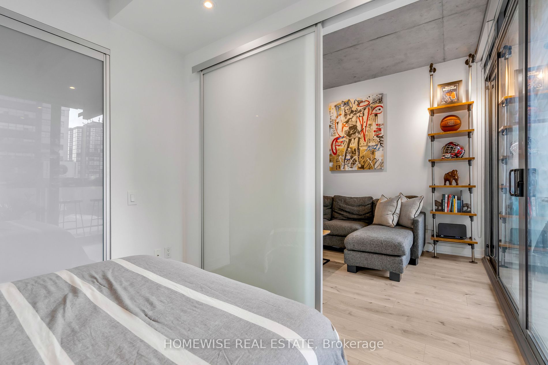 650 King St W, #602