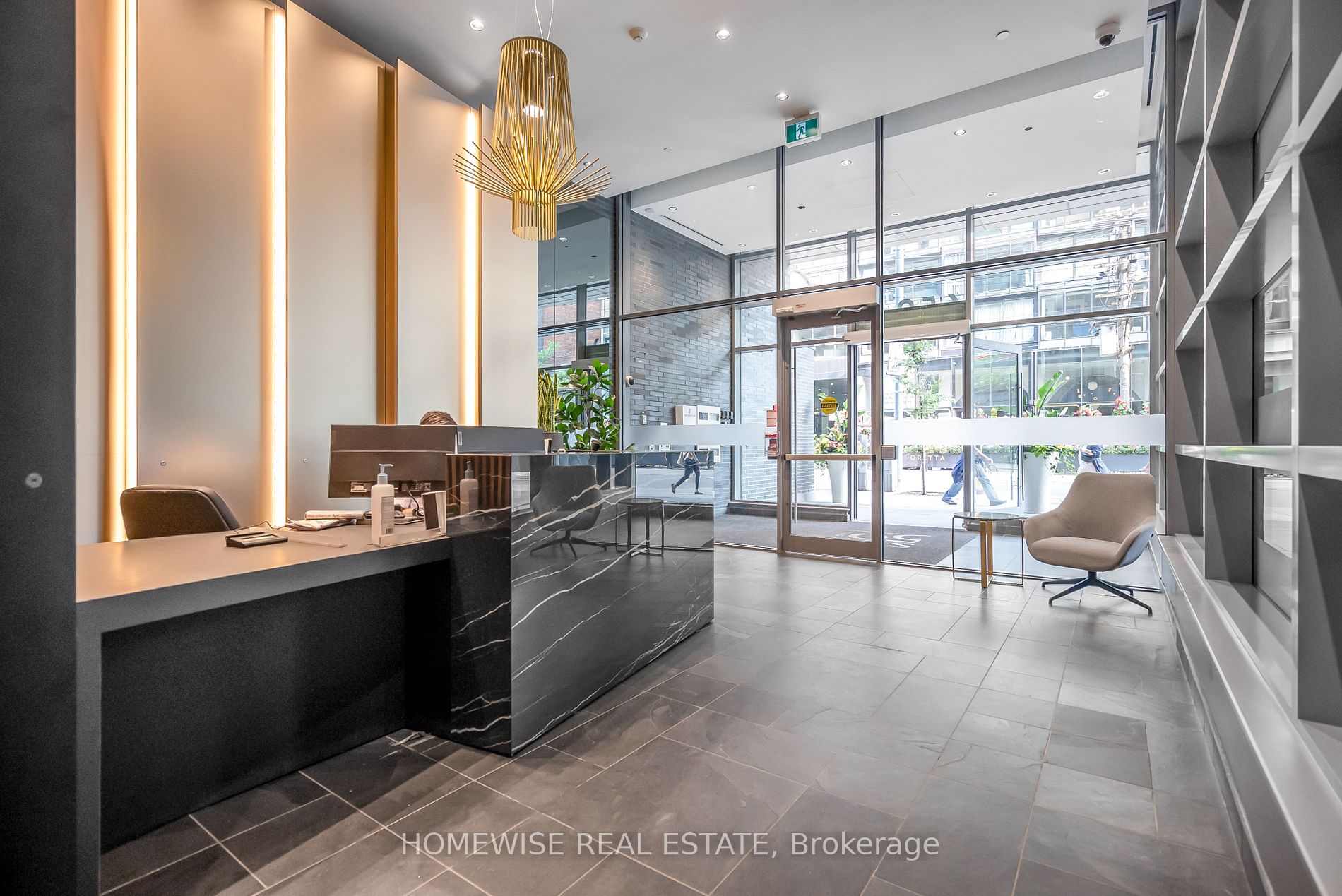 650 King St W, #602