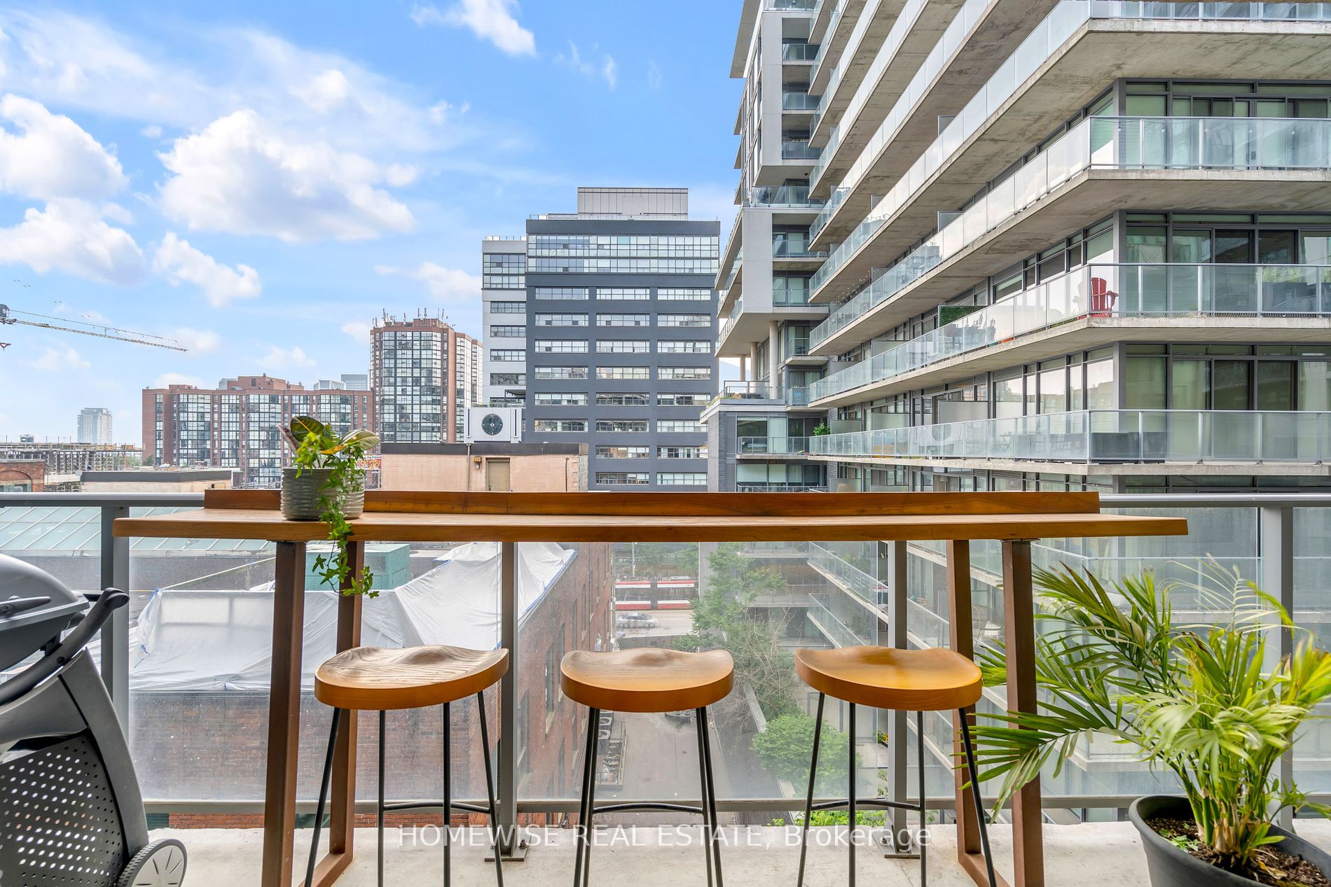 650 King St W, #602