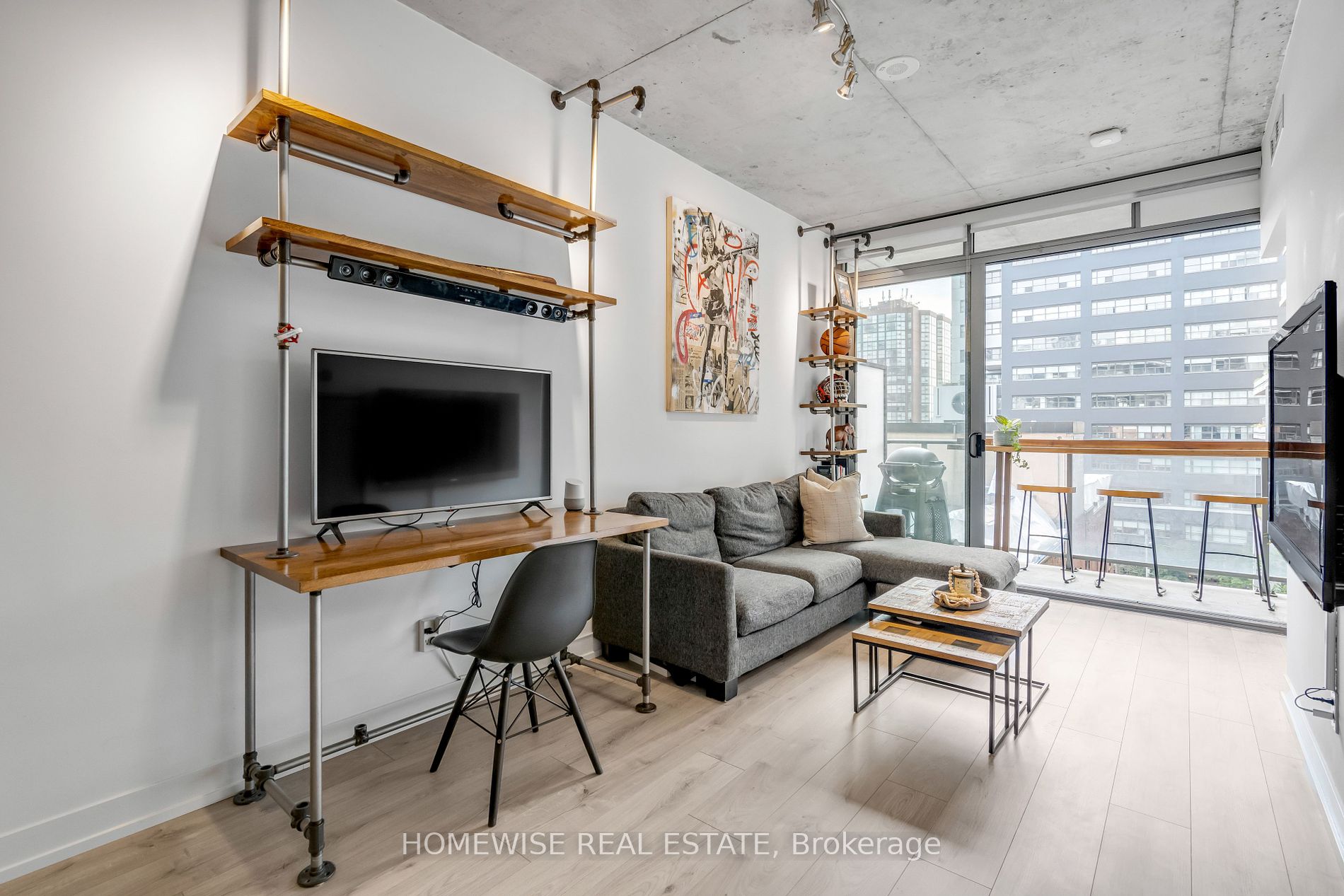 650 King St W, #602