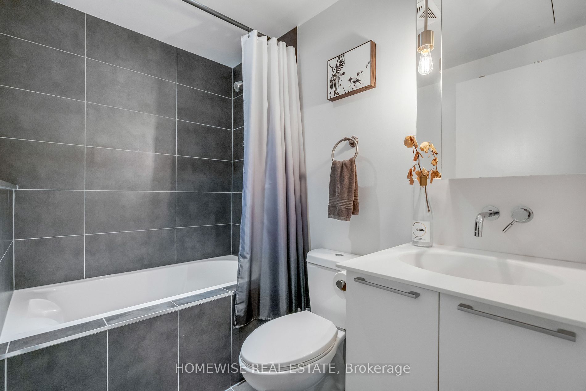 650 King St W, #602