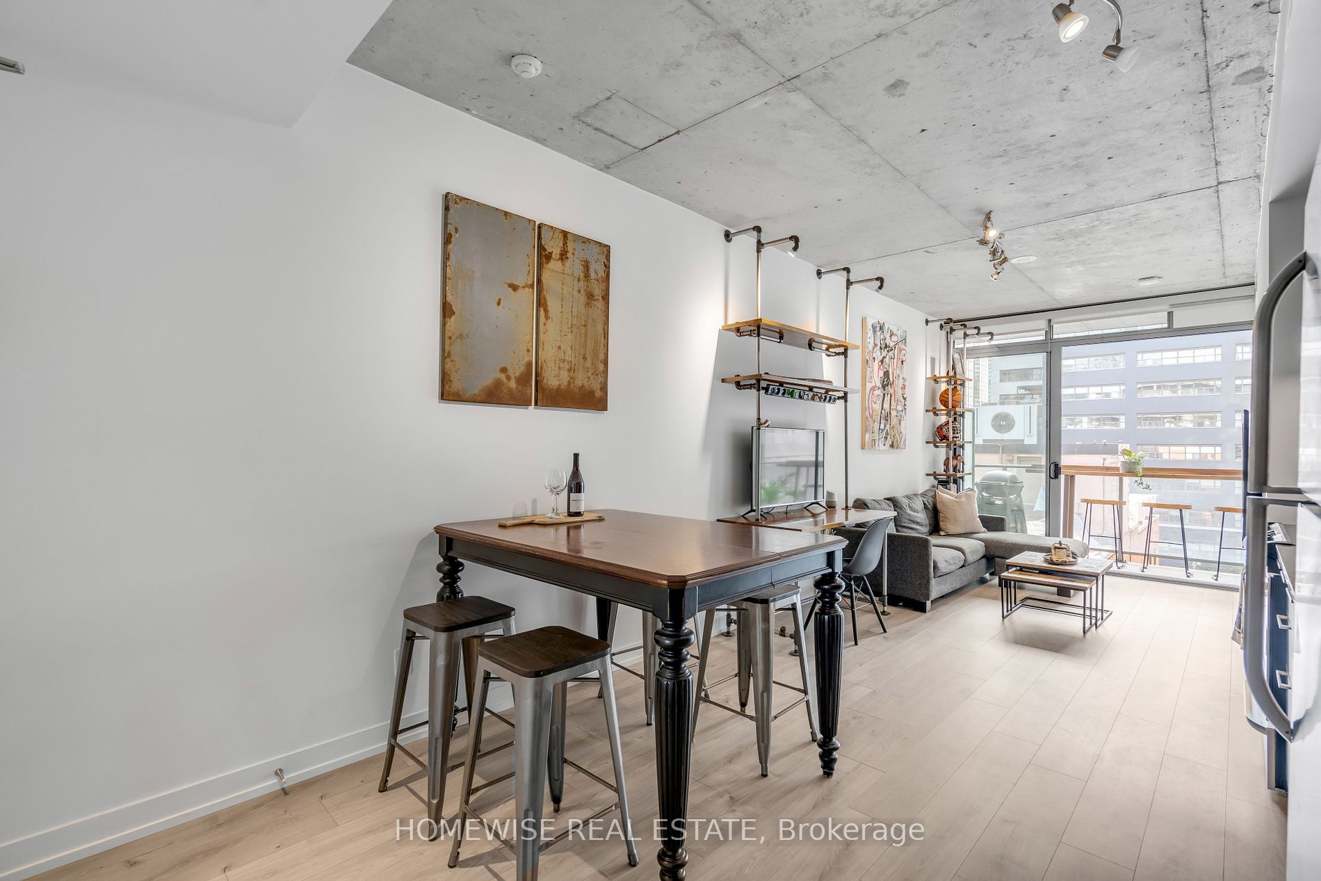650 King St W, #602