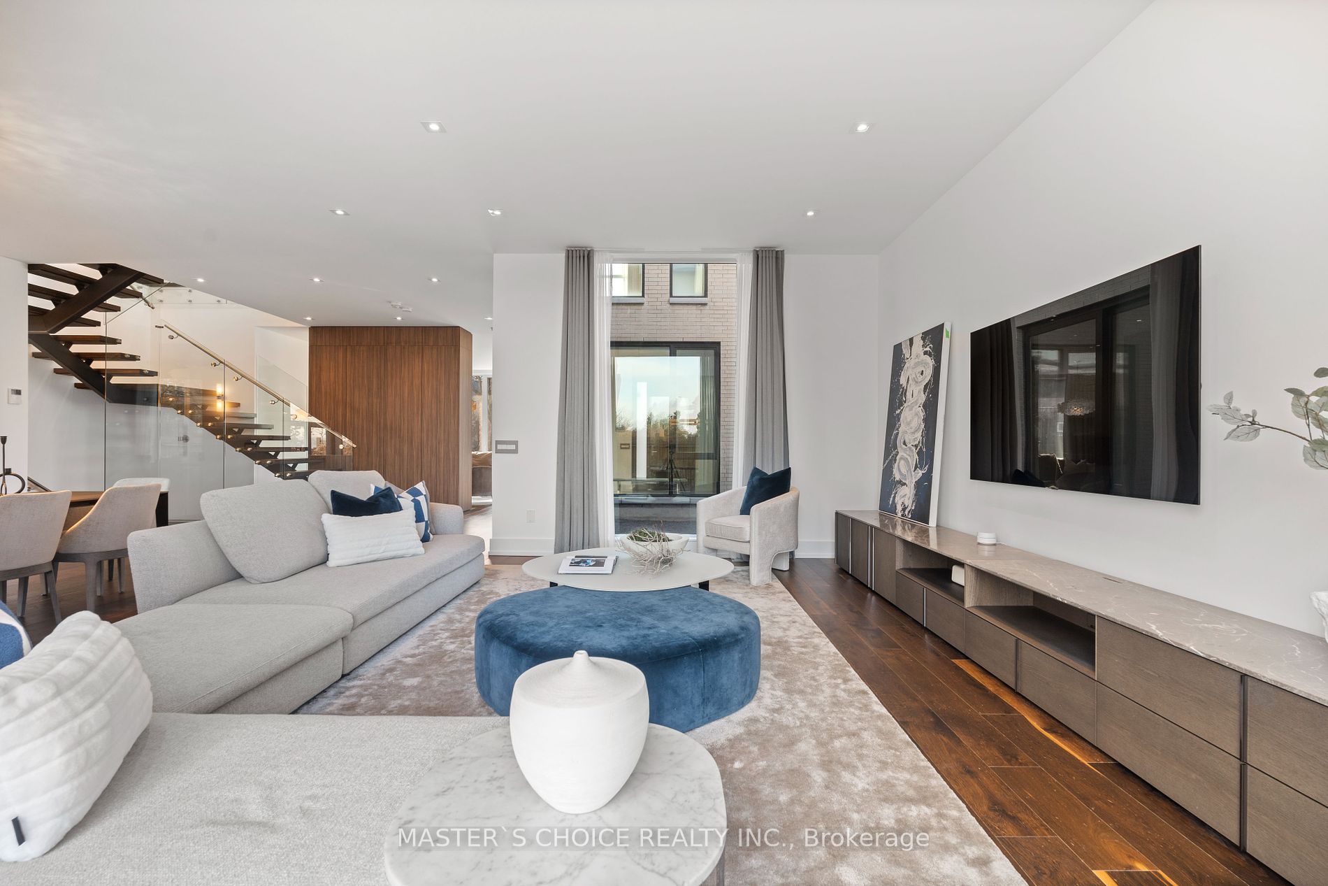 15 Fairmeadow Avenue