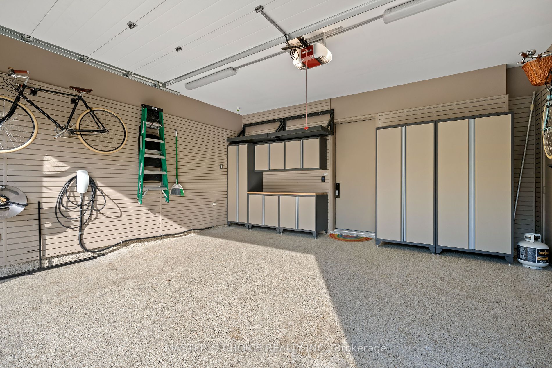 15 Fairmeadow Avenue