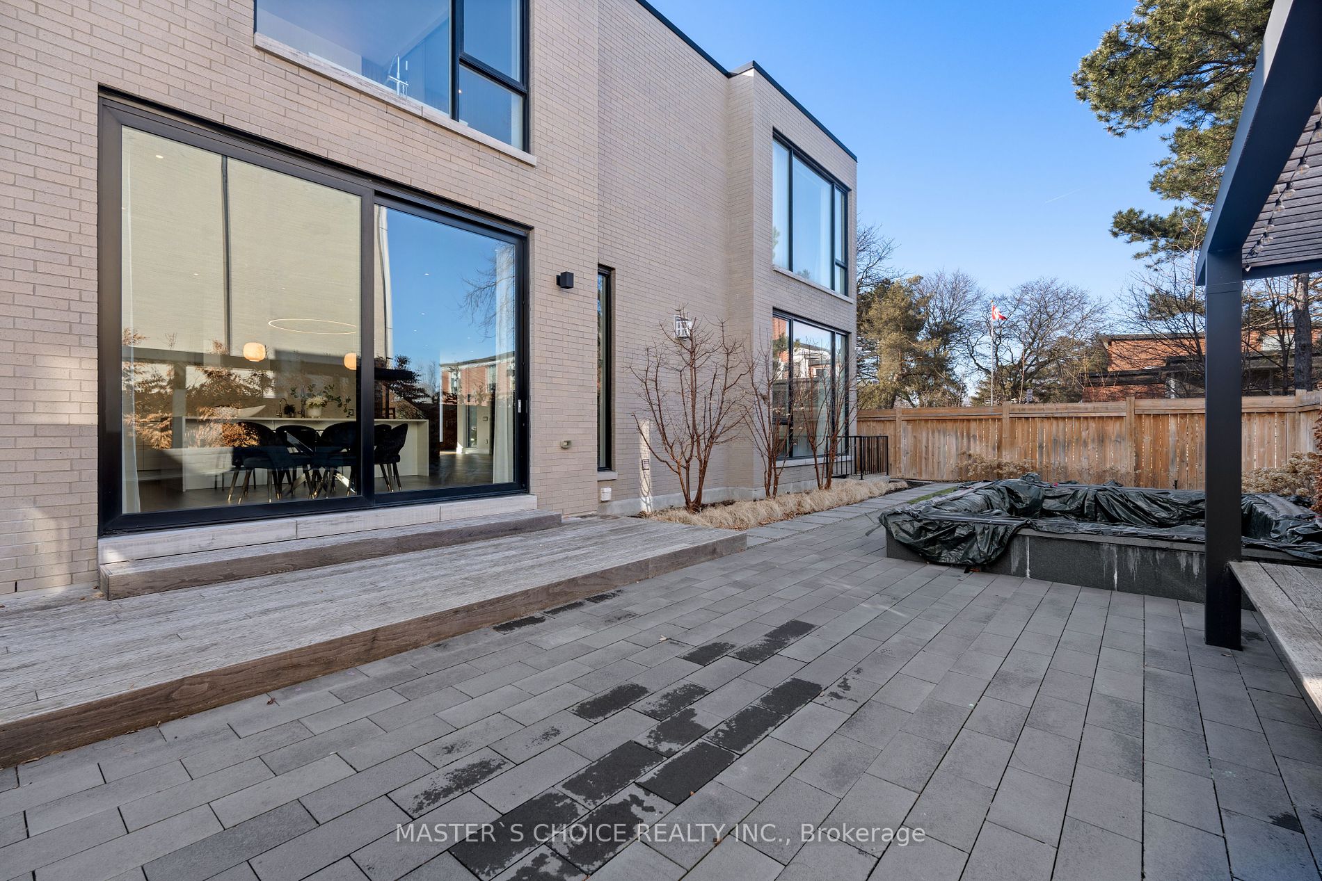 15 Fairmeadow Avenue