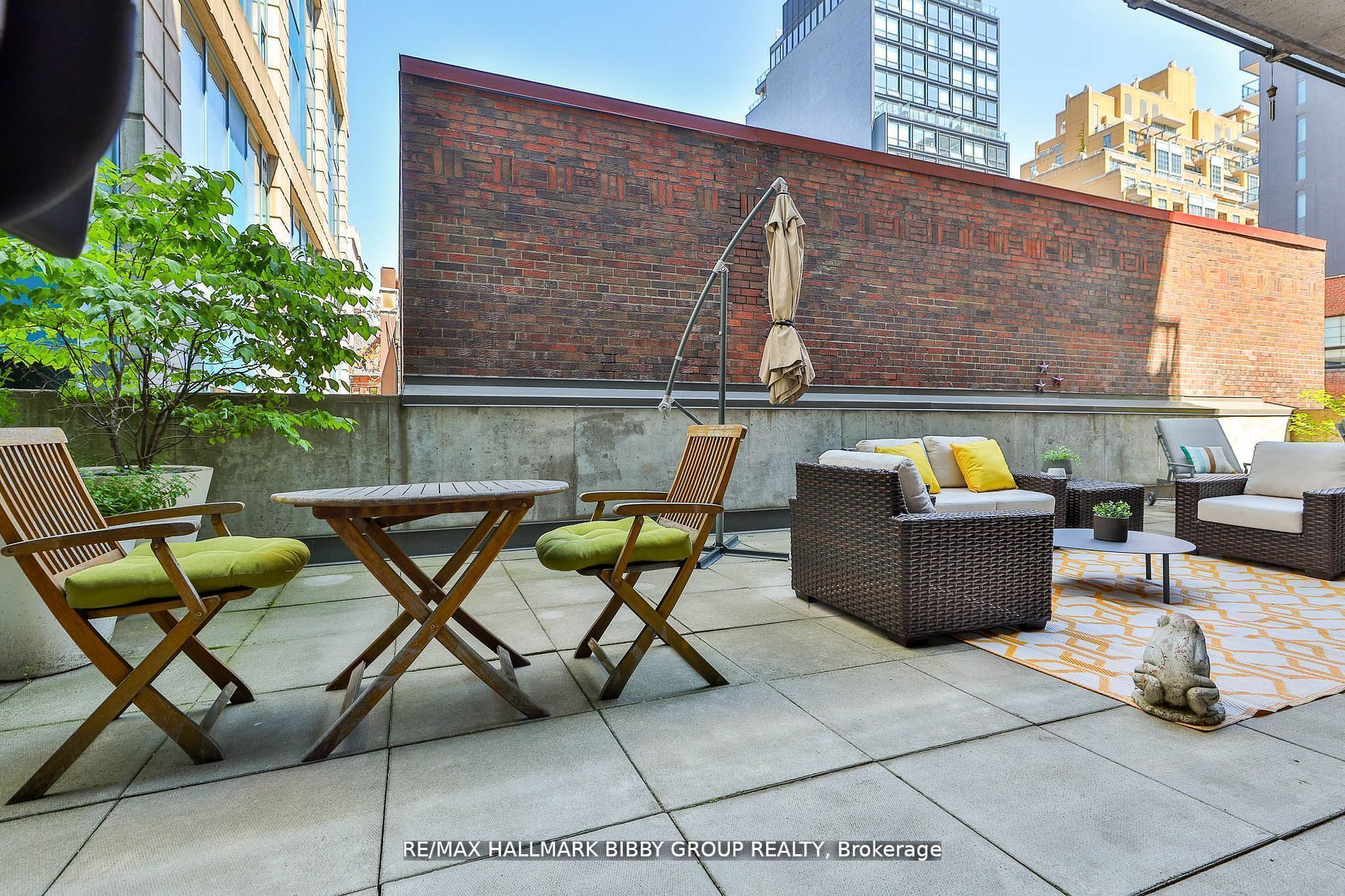 42 Camden Street, #203