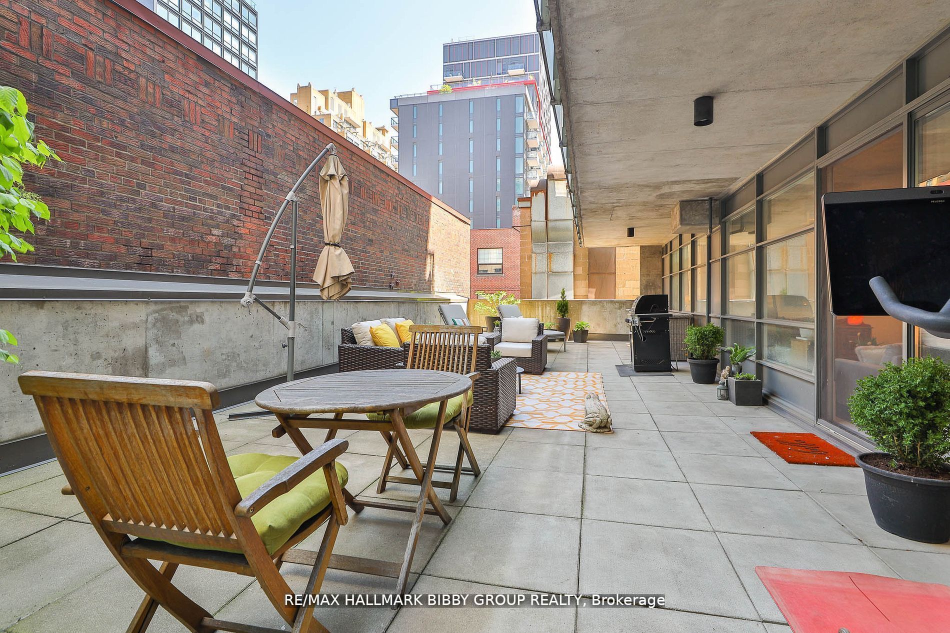 42 Camden Street, #203