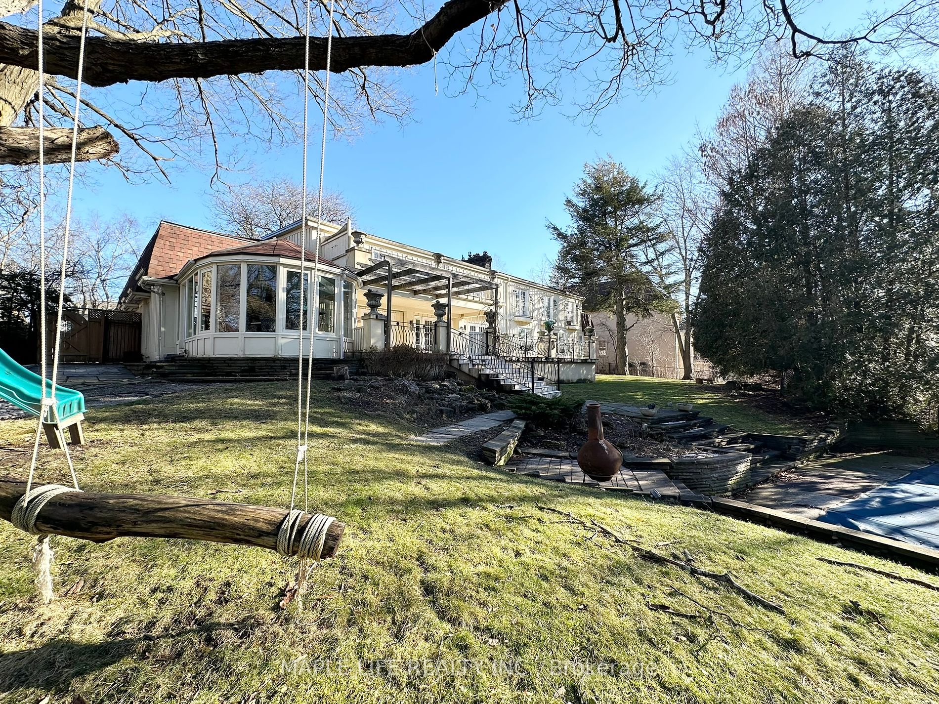 16 Brian Cliff Drive