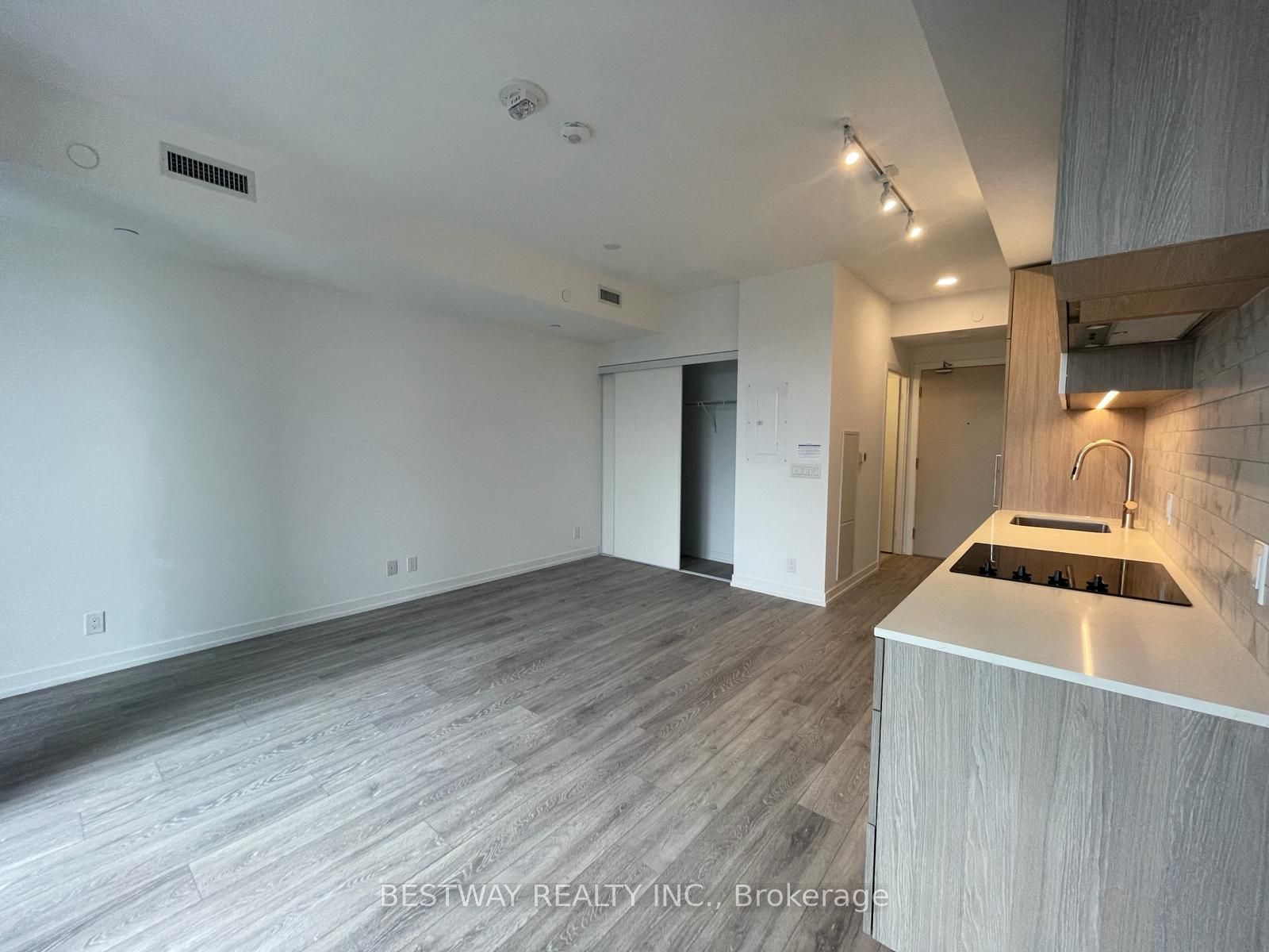 2020 Bathurst Street #1611