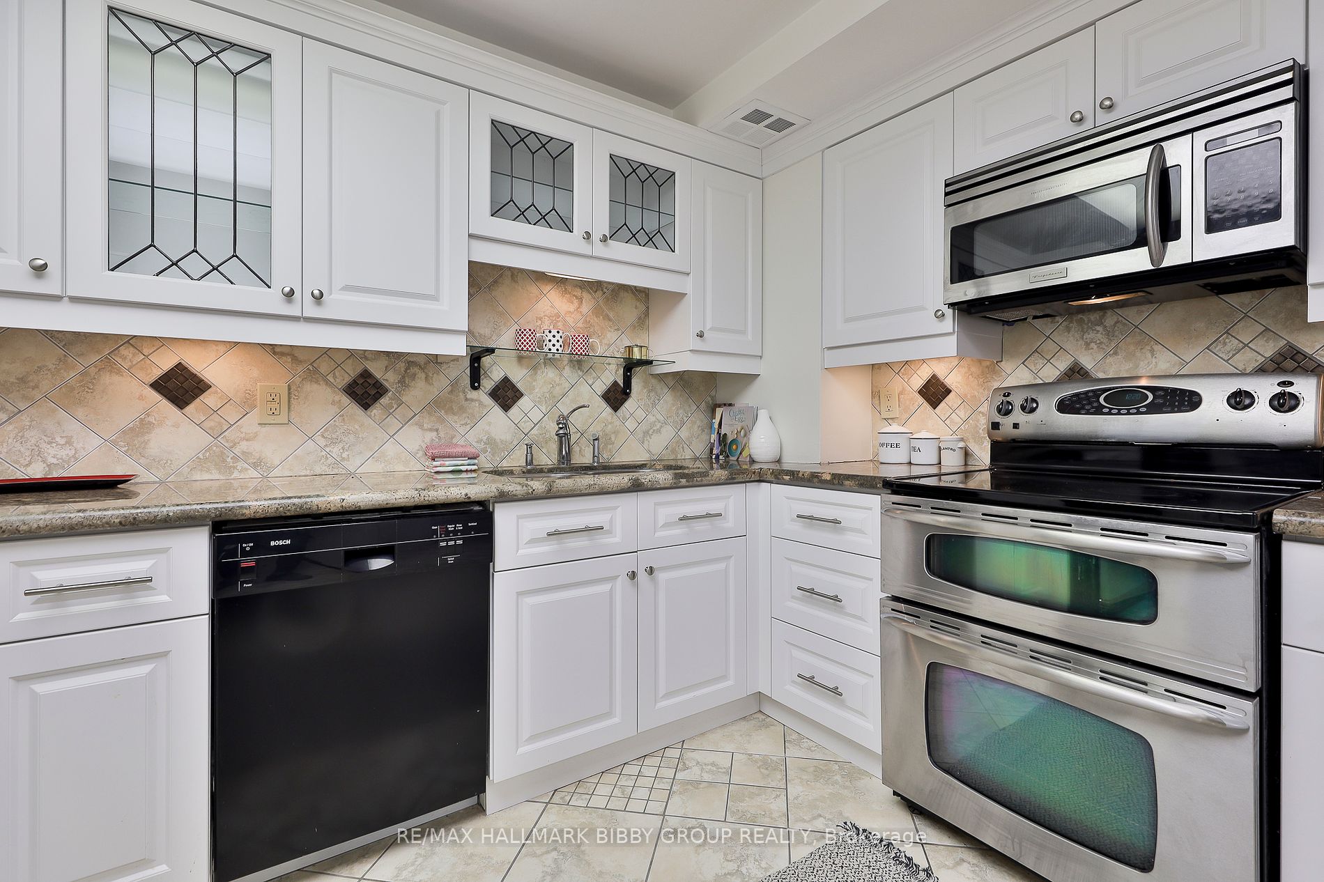 160 Frederick St, #803