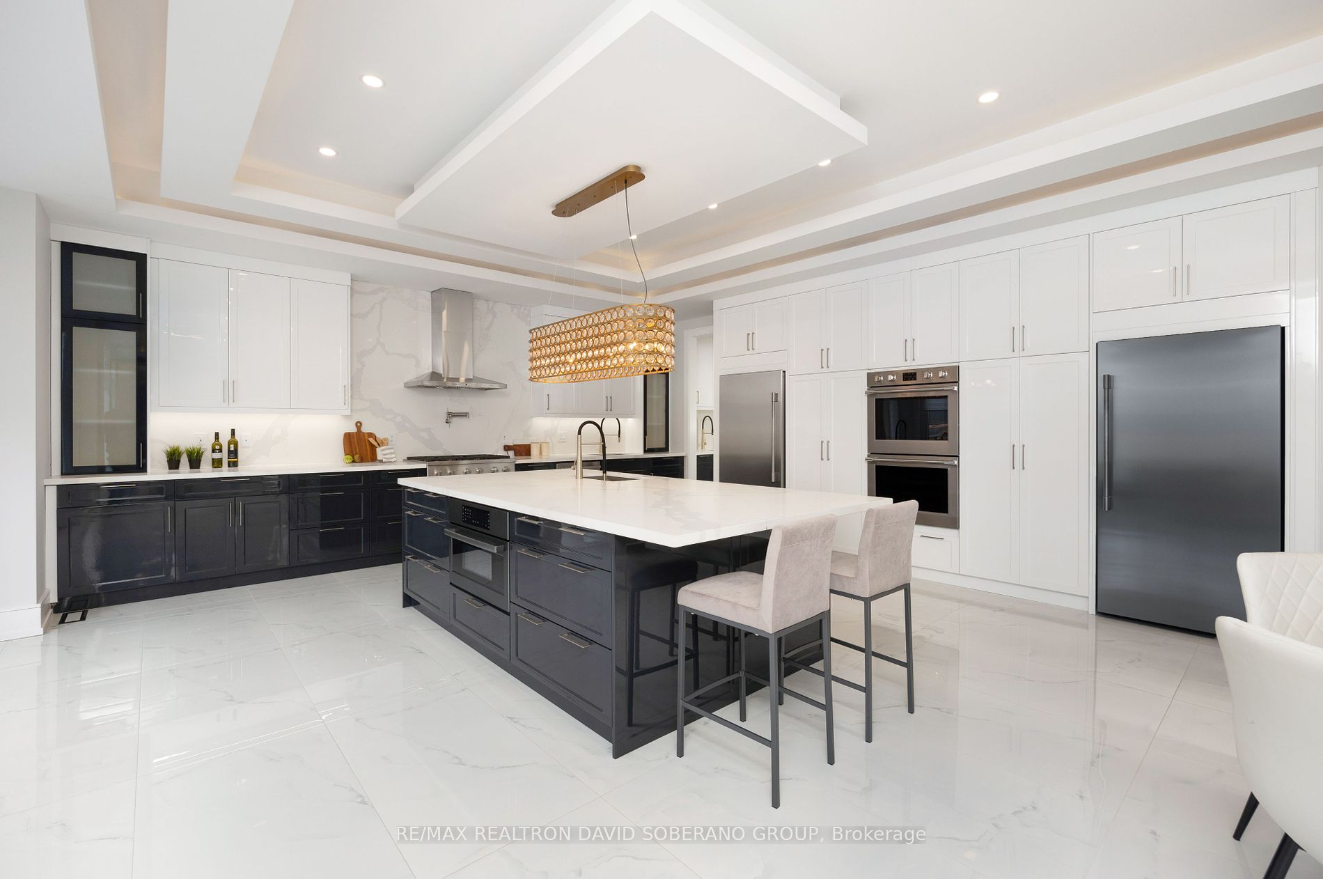 80 Charleswood Dr