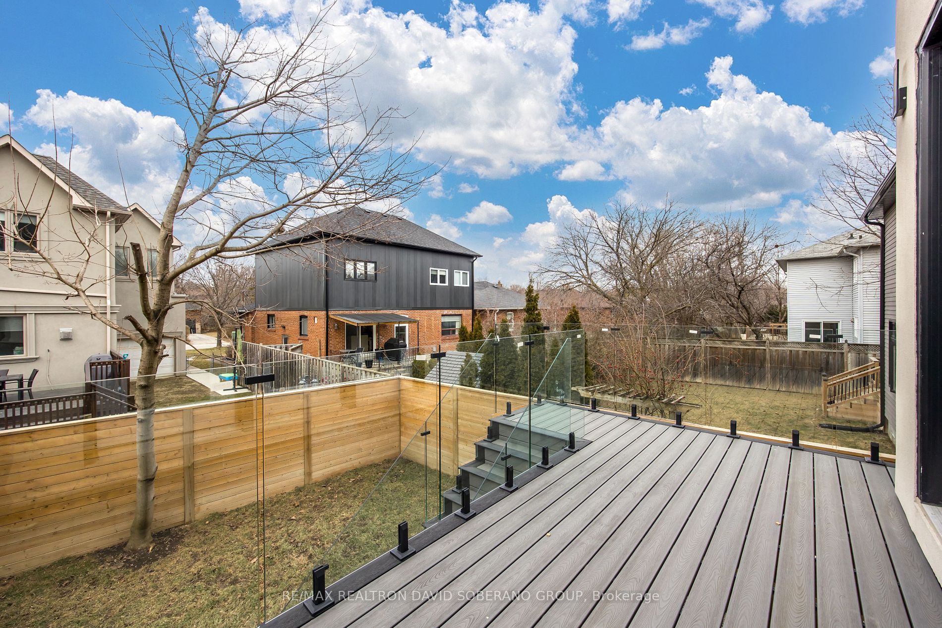 80 Charleswood Dr