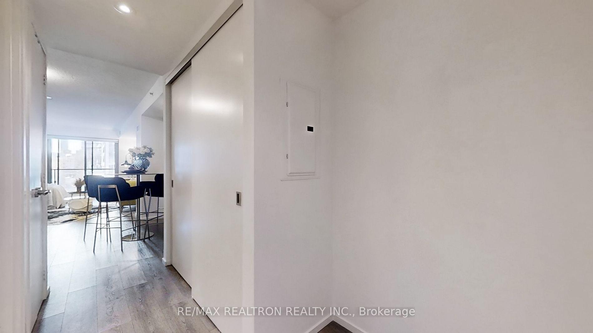 159 Dundas St E, #602