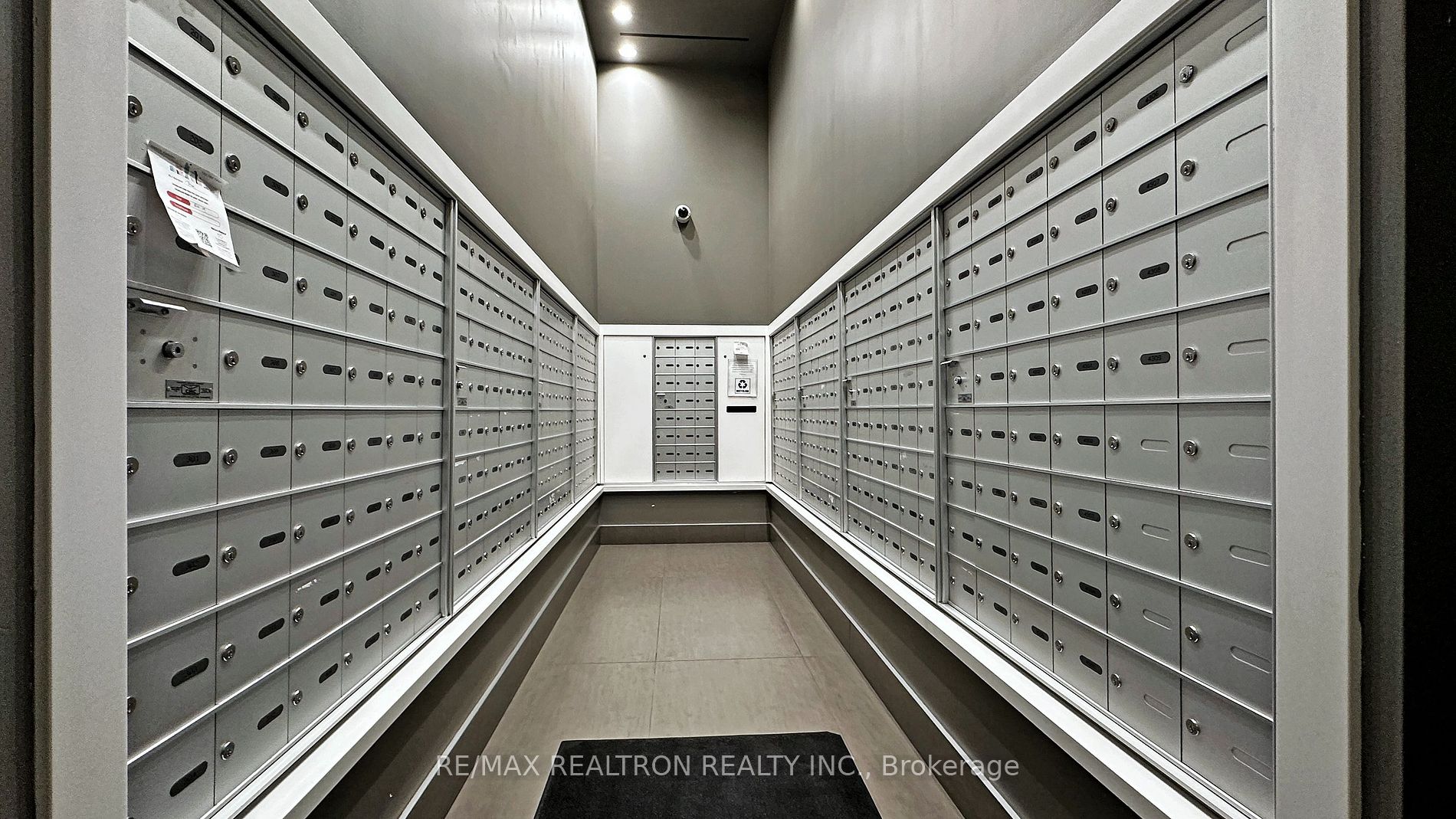 159 Dundas St E, #602
