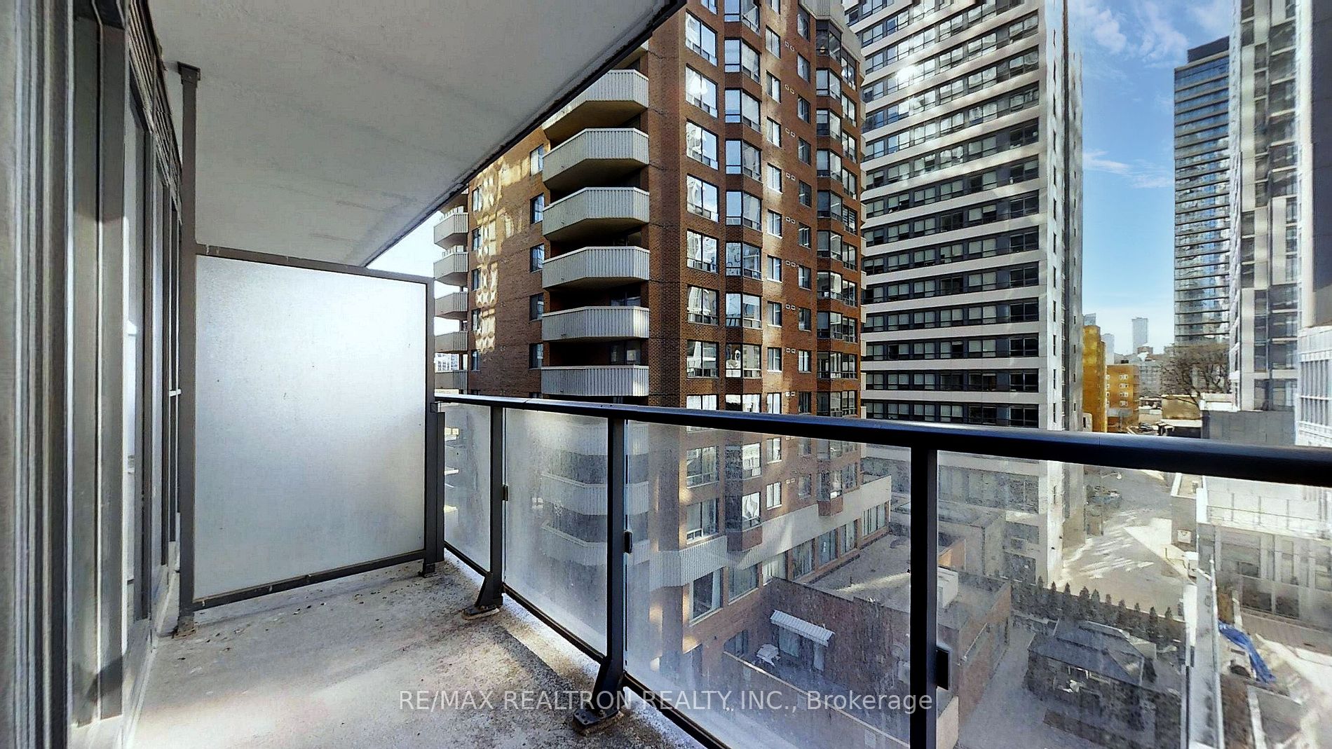 159 Dundas St E, #602