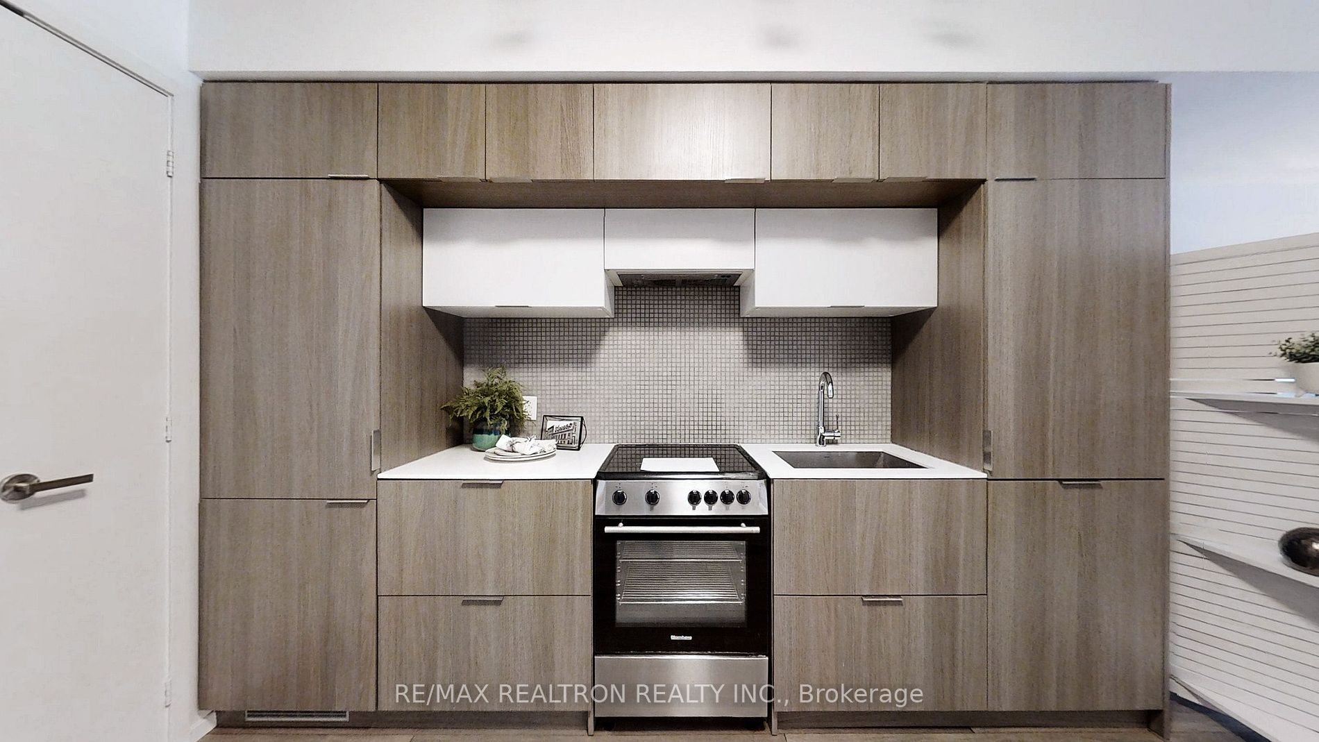 159 Dundas St E, #602
