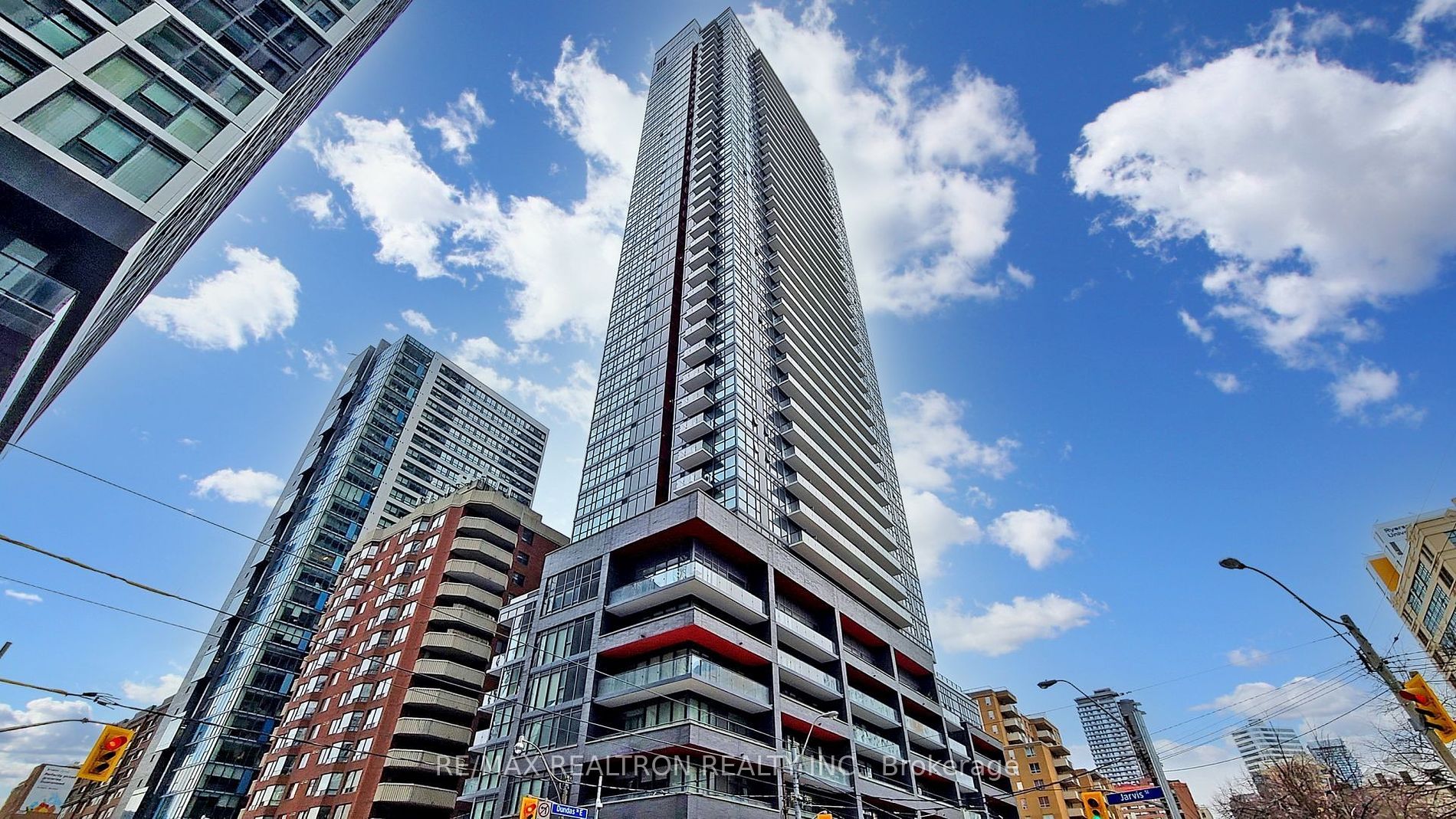 159 Dundas St E, #602