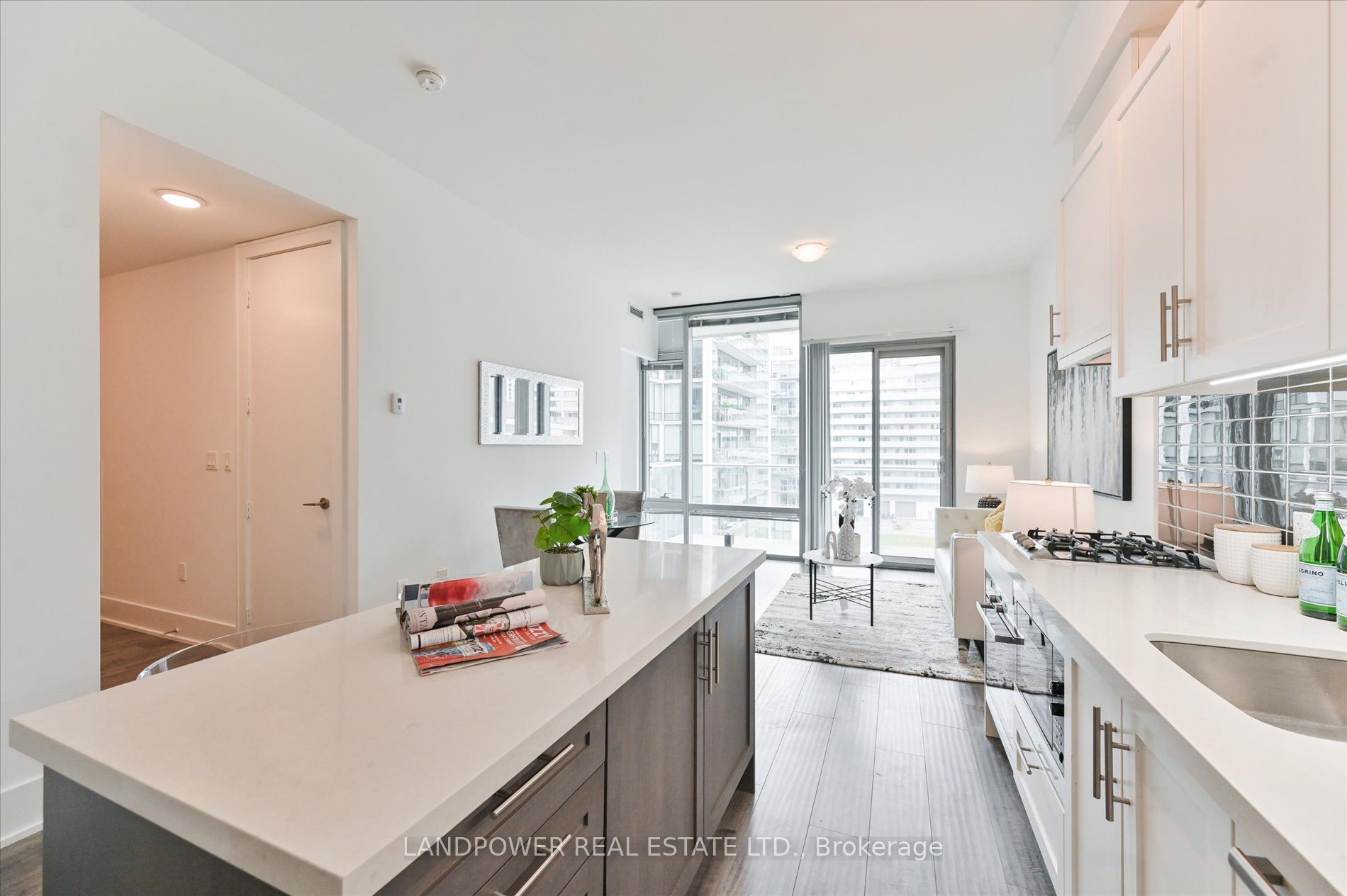 39 Queens Quay E, #635