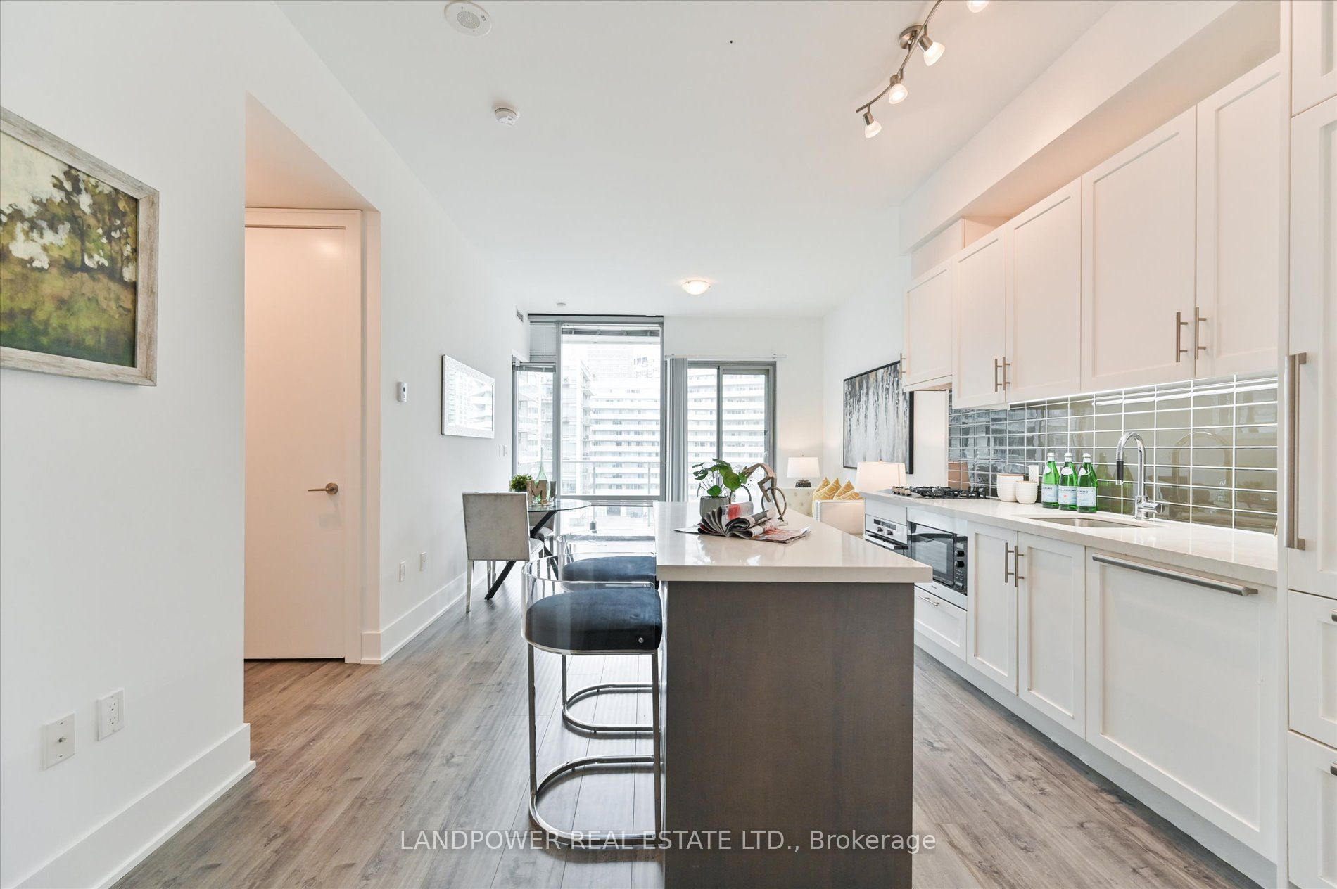 39 Queens Quay E, #635