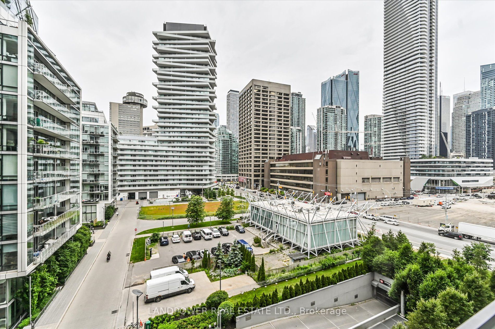 39 Queens Quay E, #635