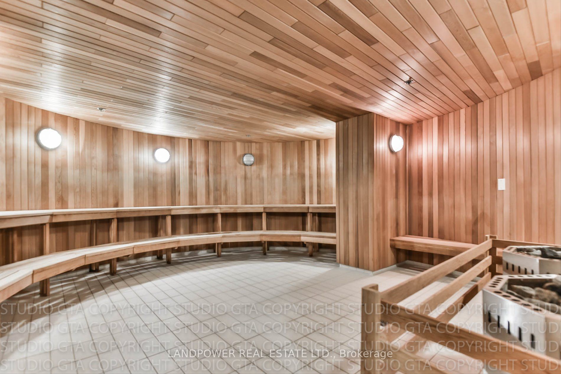 39 Queens Quay E, #635