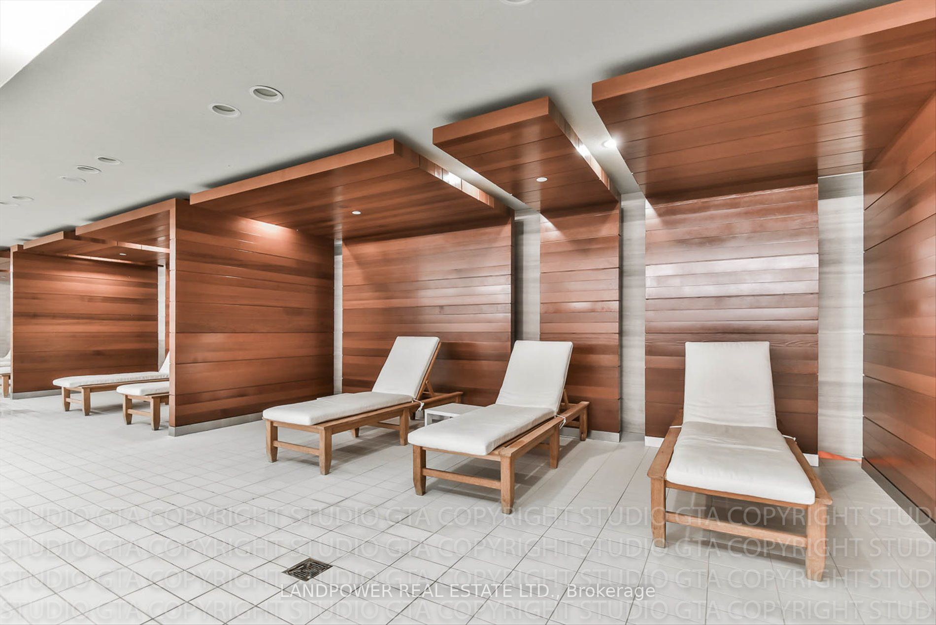 39 Queens Quay E, #635