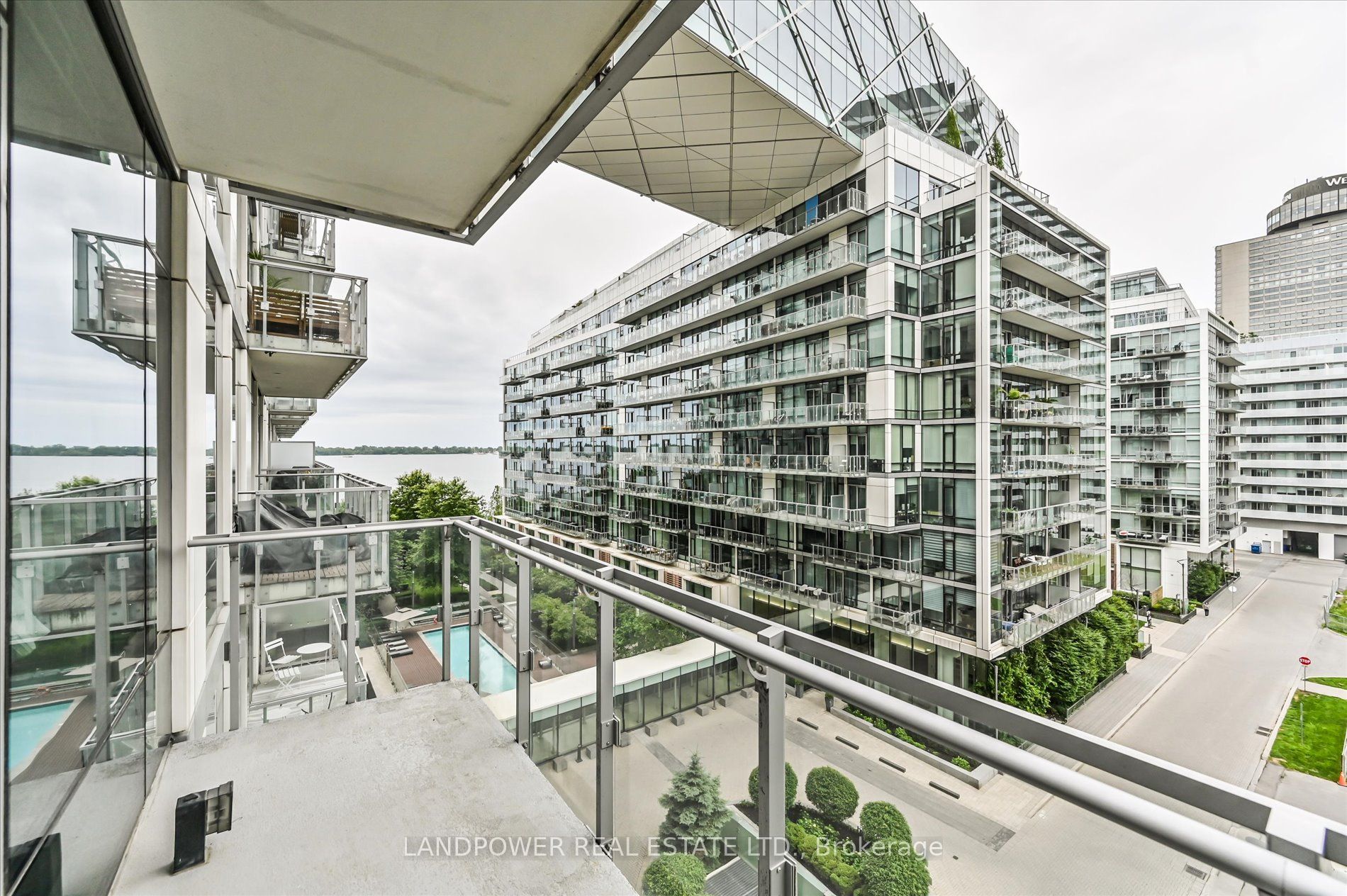 39 Queens Quay E, #635