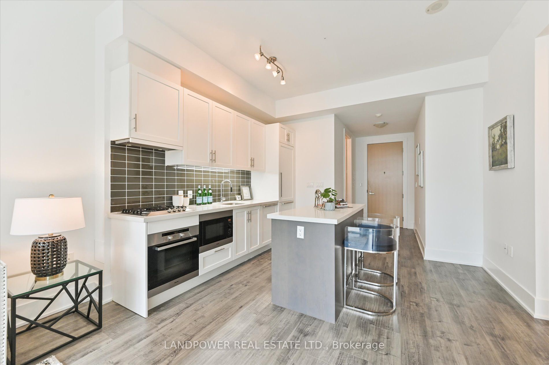 39 Queens Quay E, #635