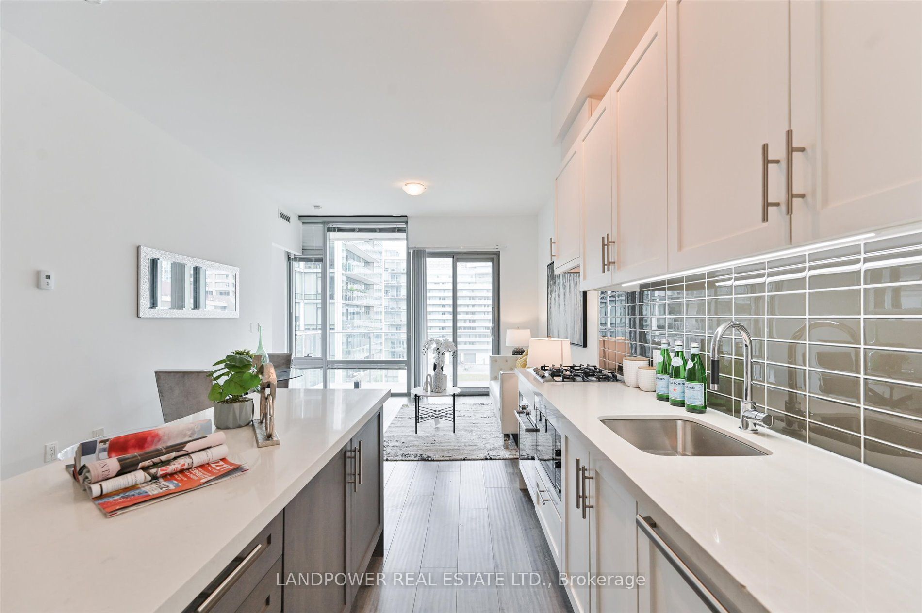39 Queens Quay E, #635
