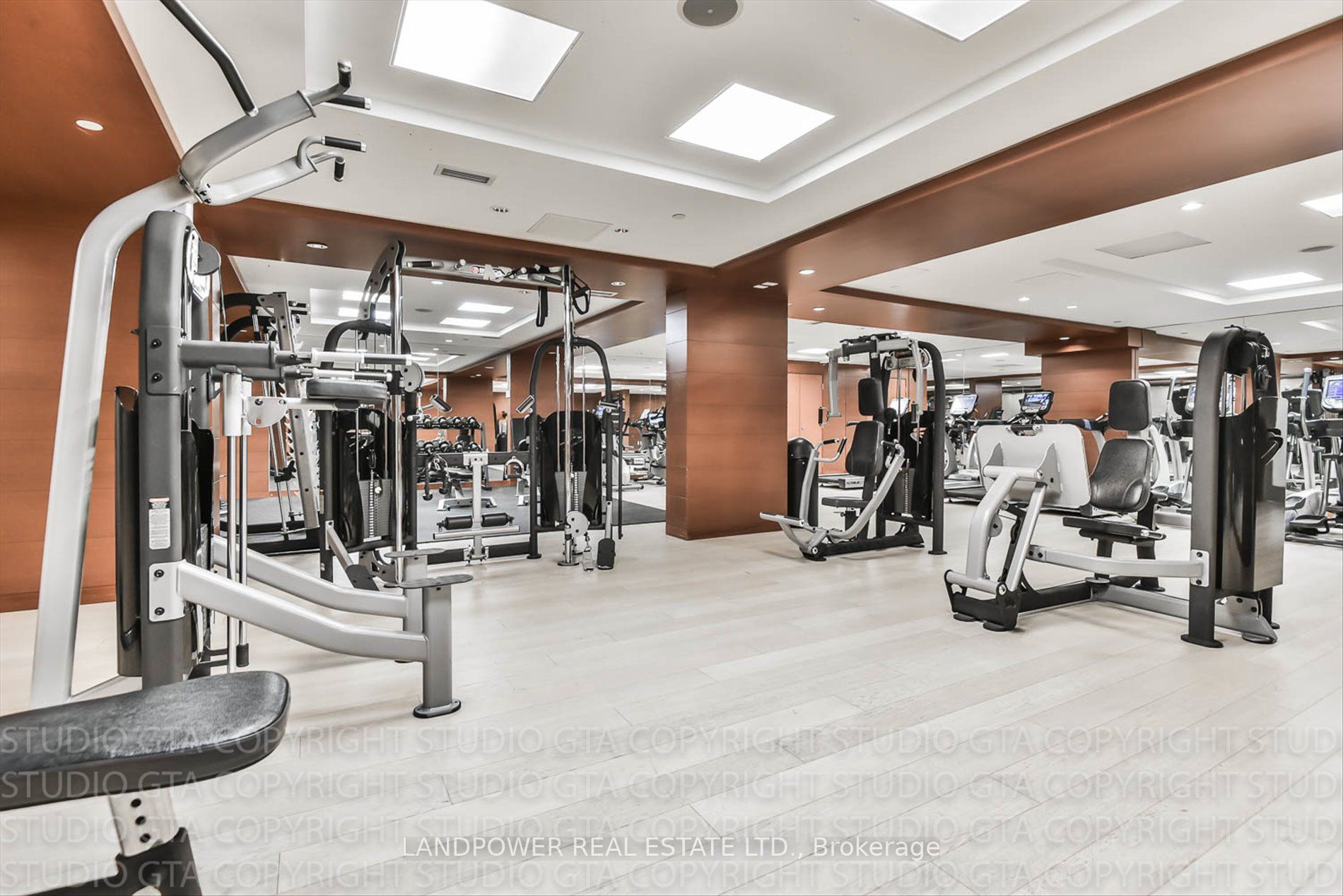 39 Queens Quay E, #635
